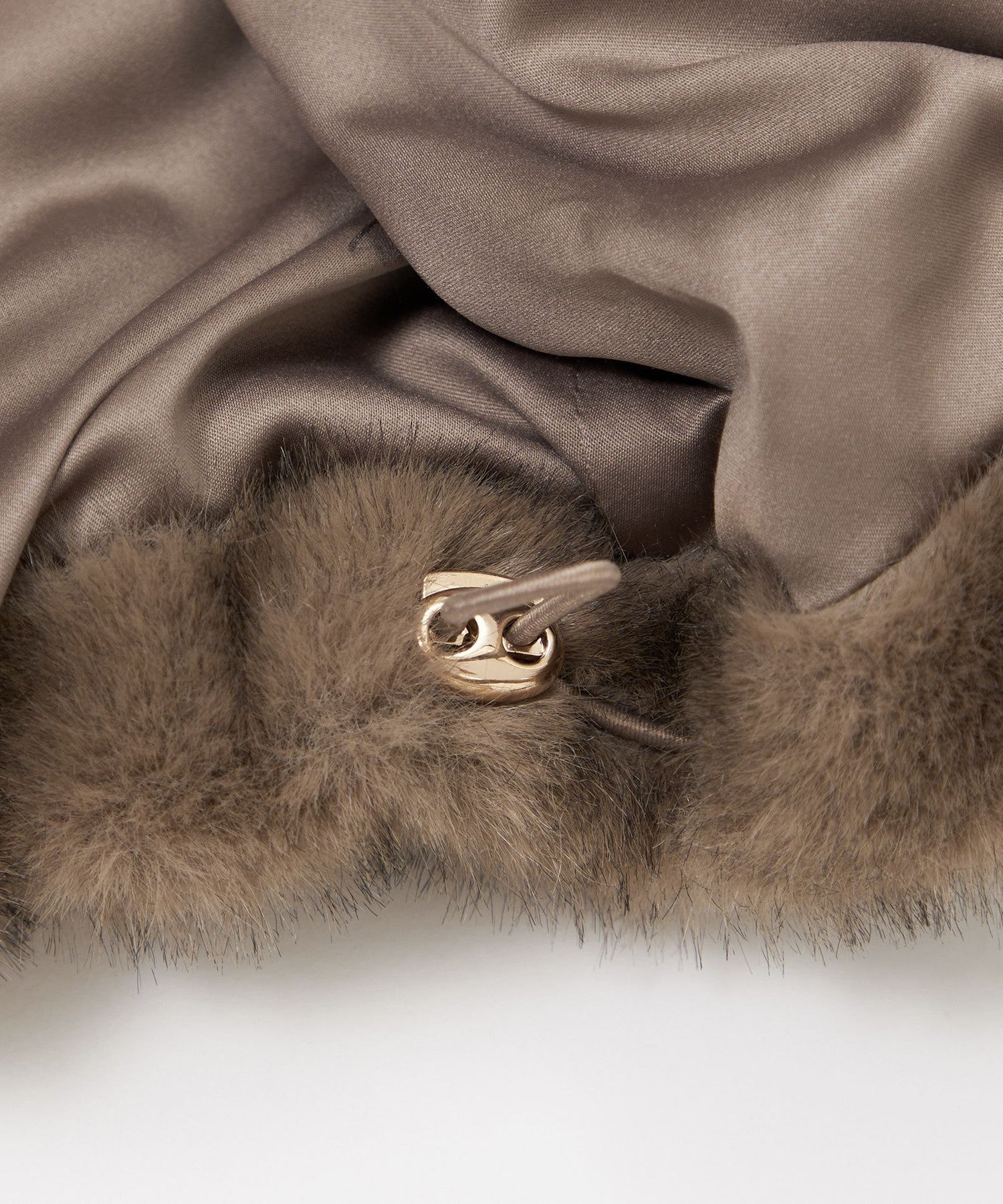 2151-K173560544__O,44,