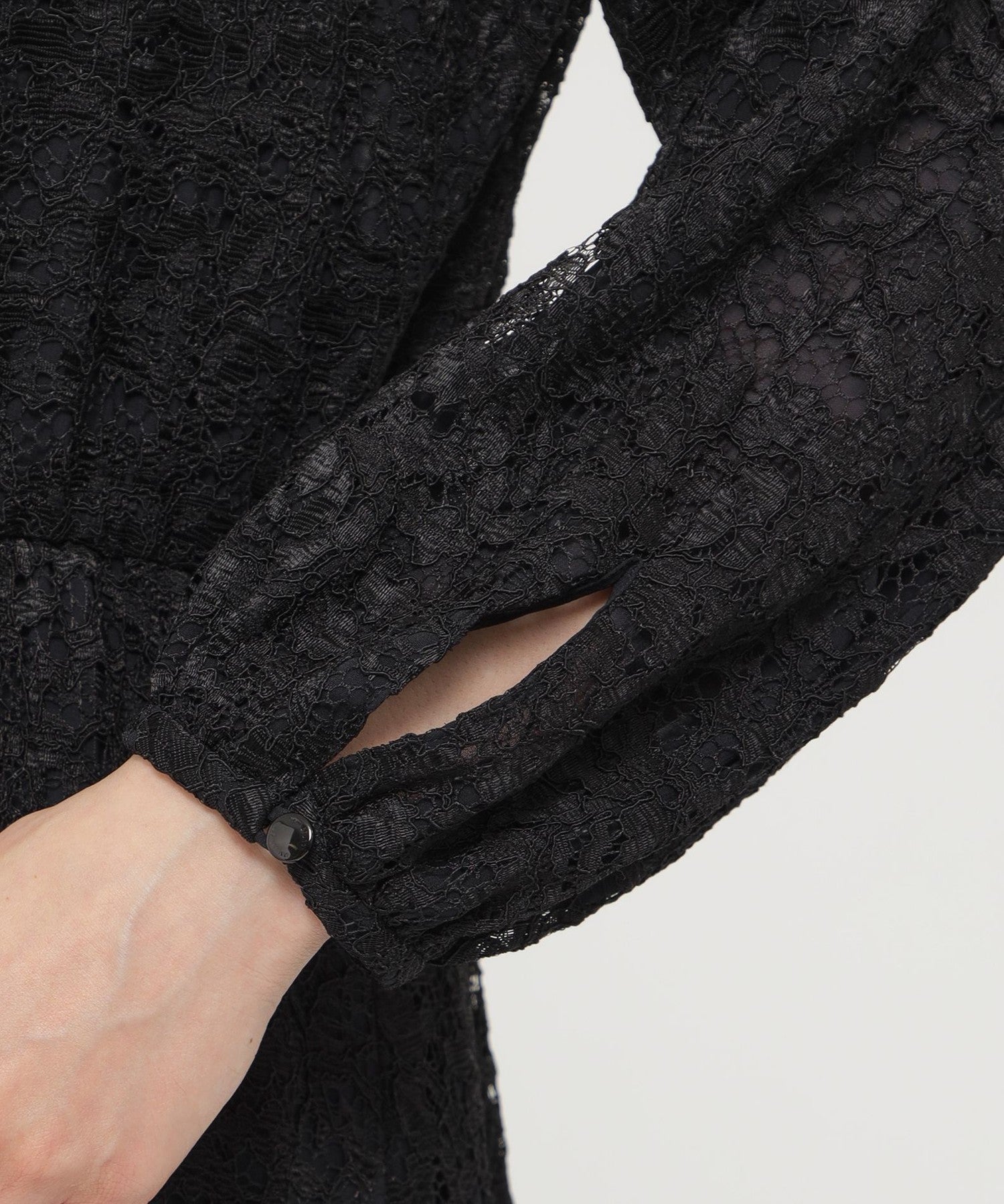 2151-K1J1466228__O,28,