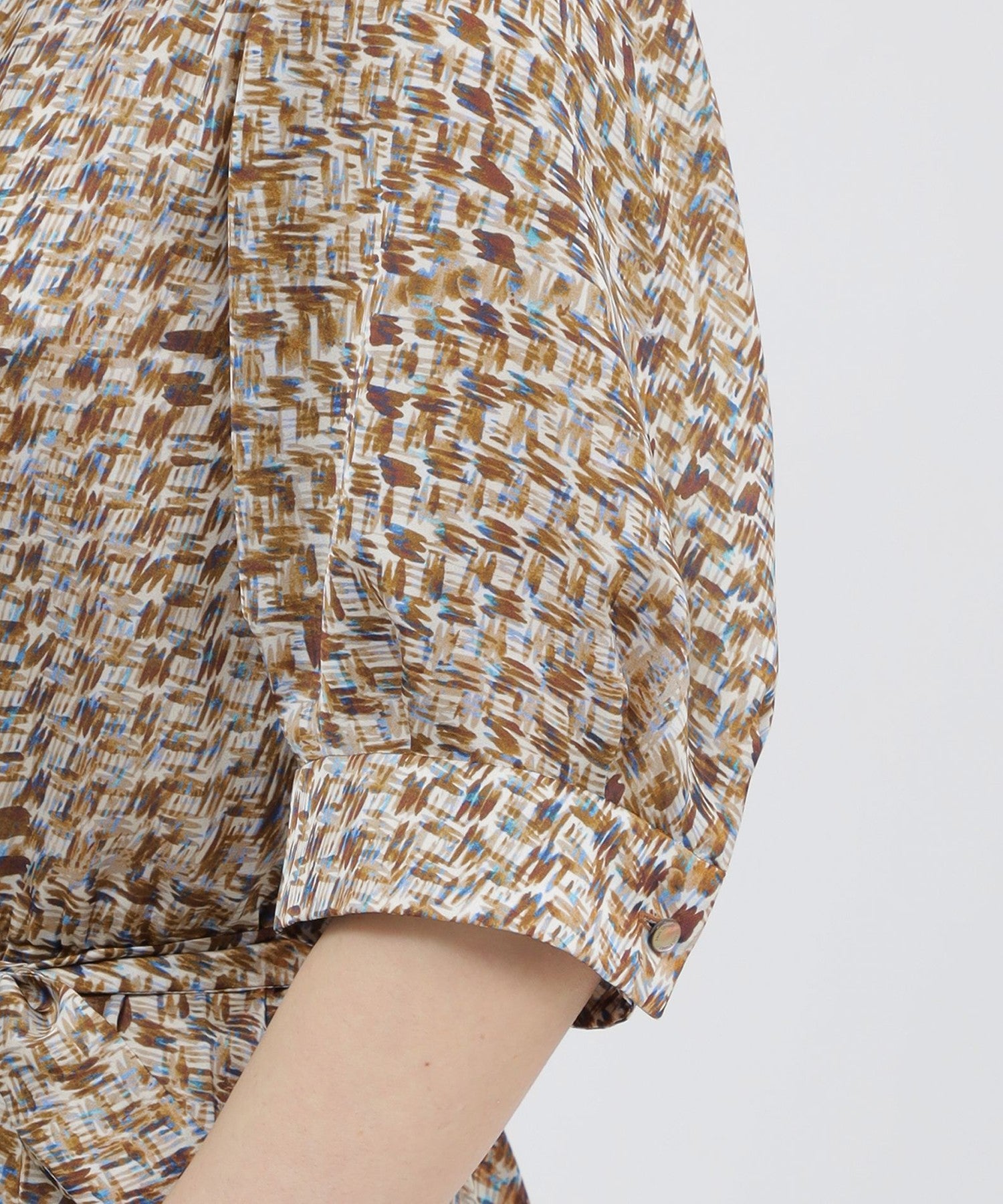 2151-K1J1573142__L,42,