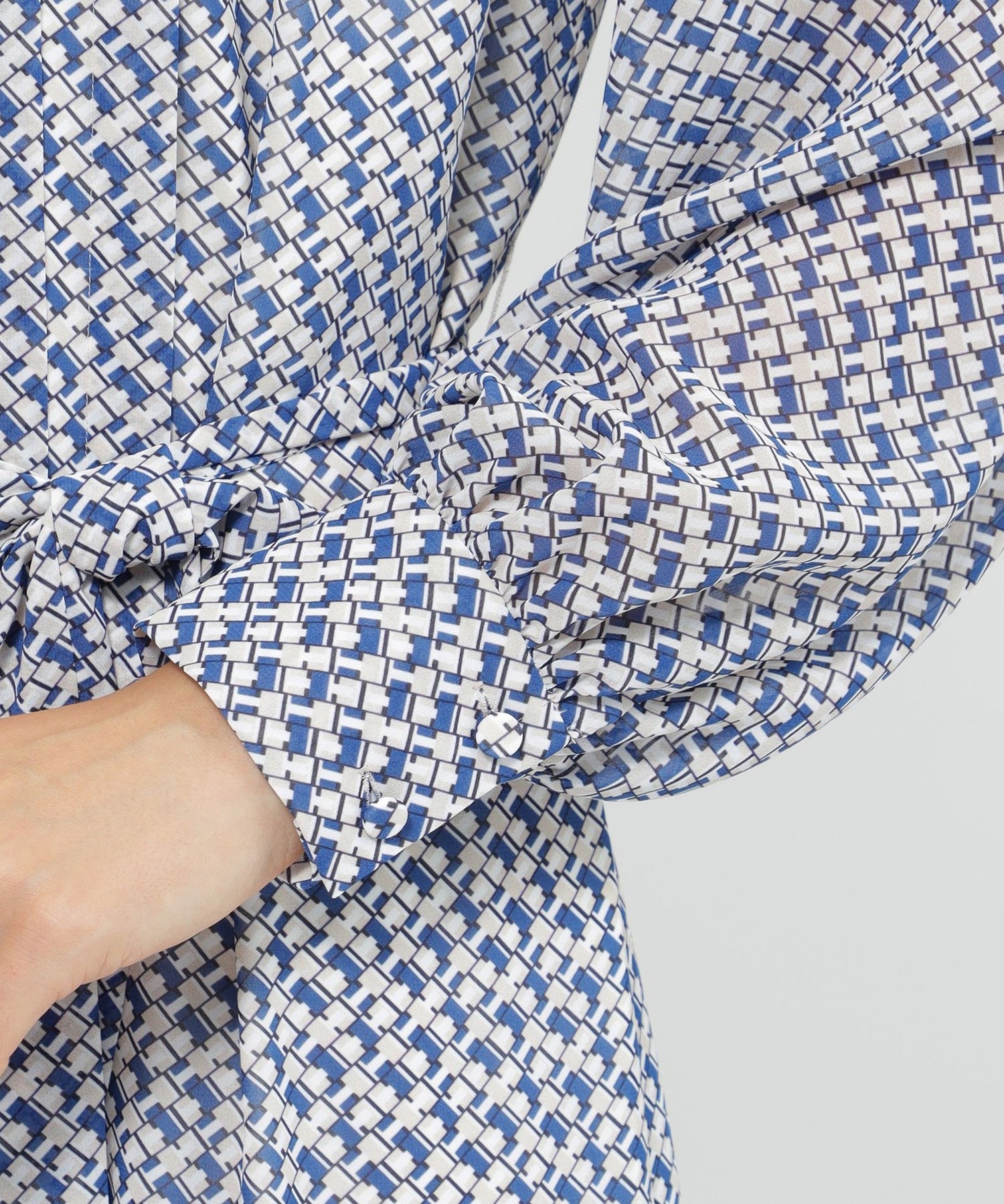 2151-K1J1643220__O,20,