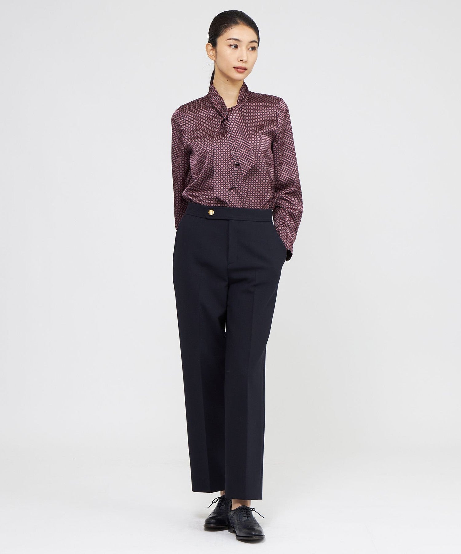 2151-K1L1563940__H,40,