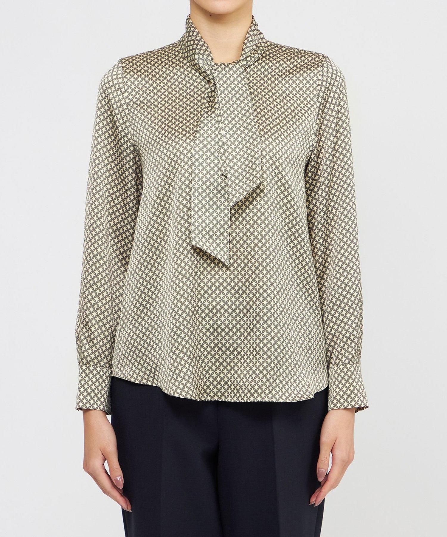 2151-K1L1563940__J,40,