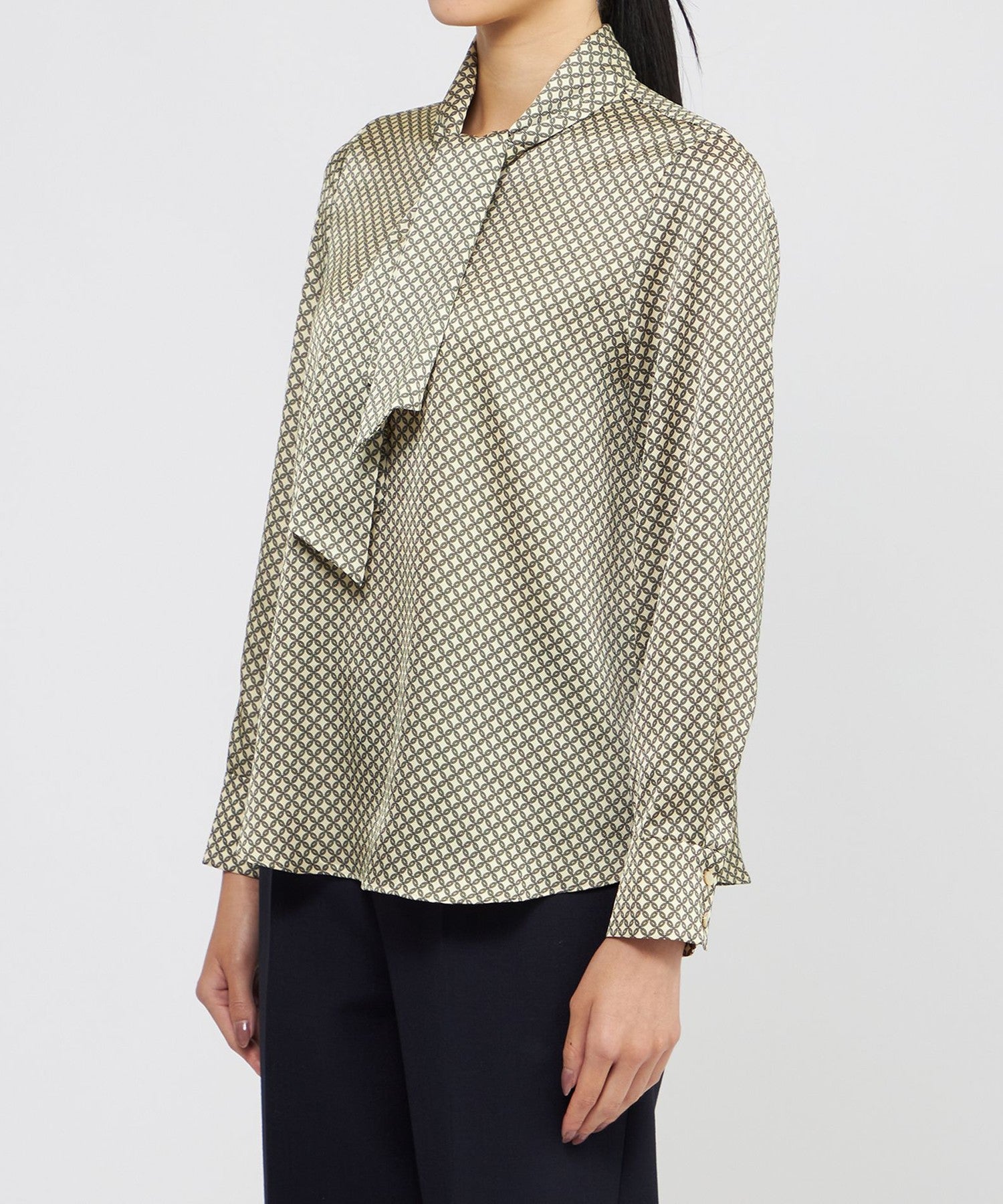 2151-K1L1563940__K,40,