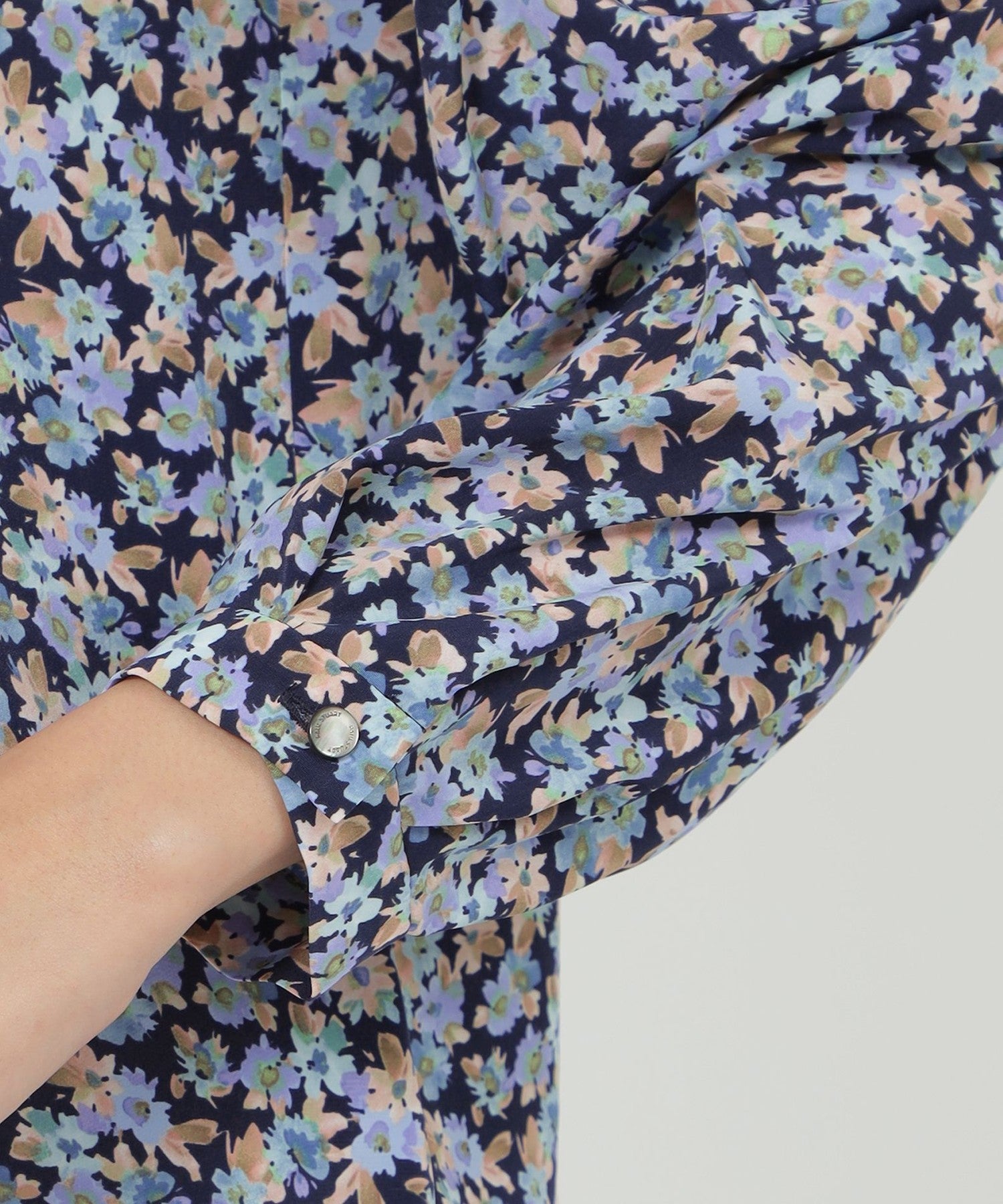 2151-K1L2268126__M,26,