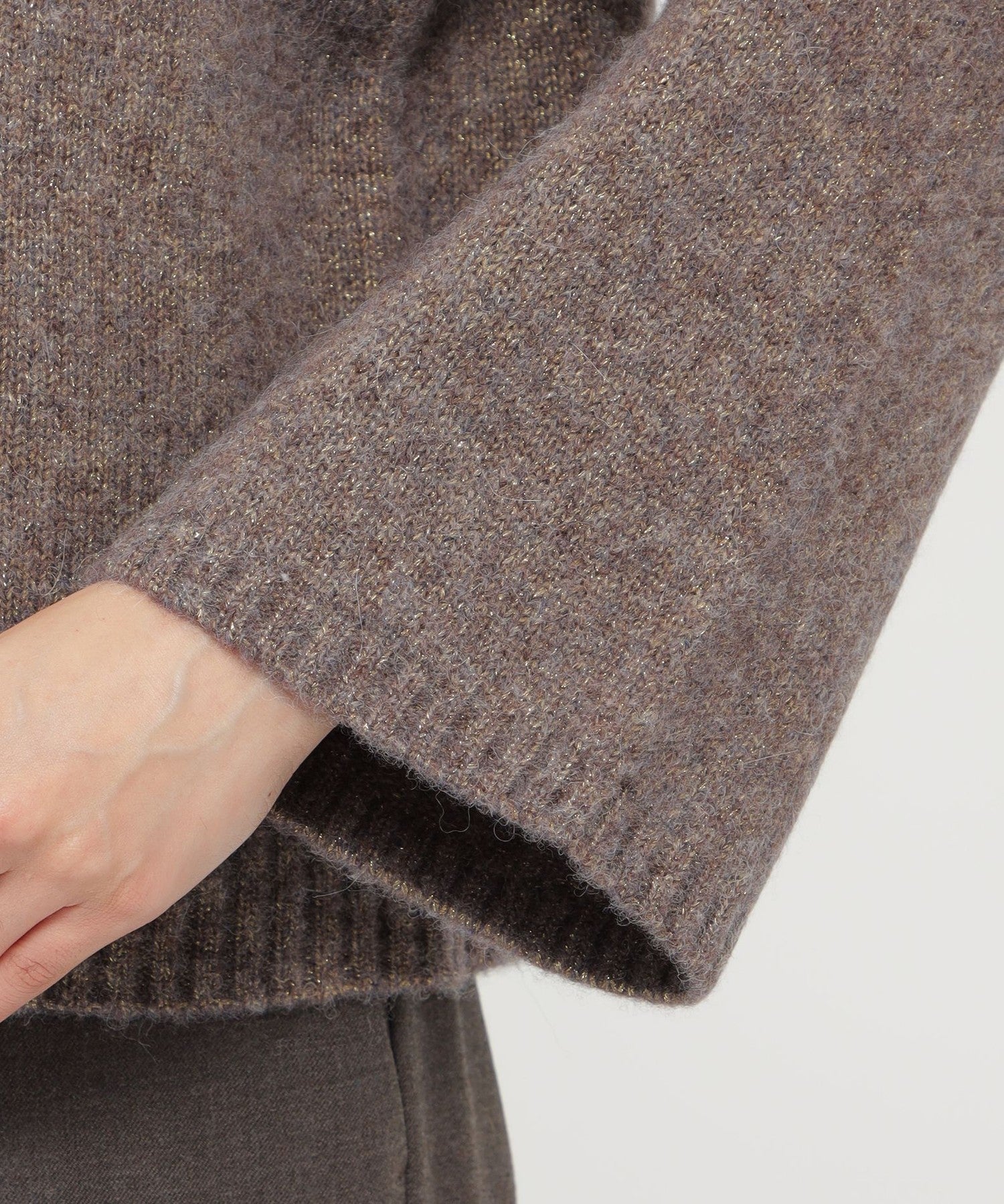 2151-K1N2965546__M,46,