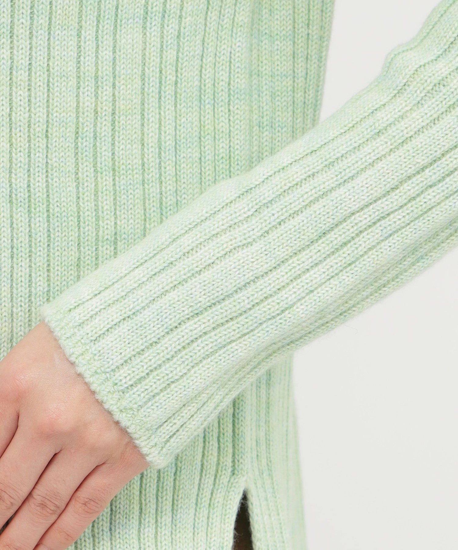 2151-K1N3065670__N,70,