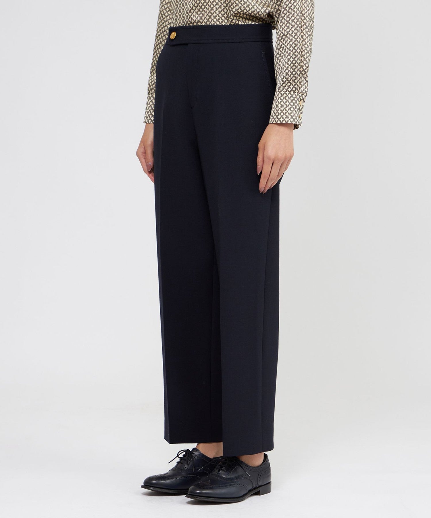 2151-K1R1863828__K,28,