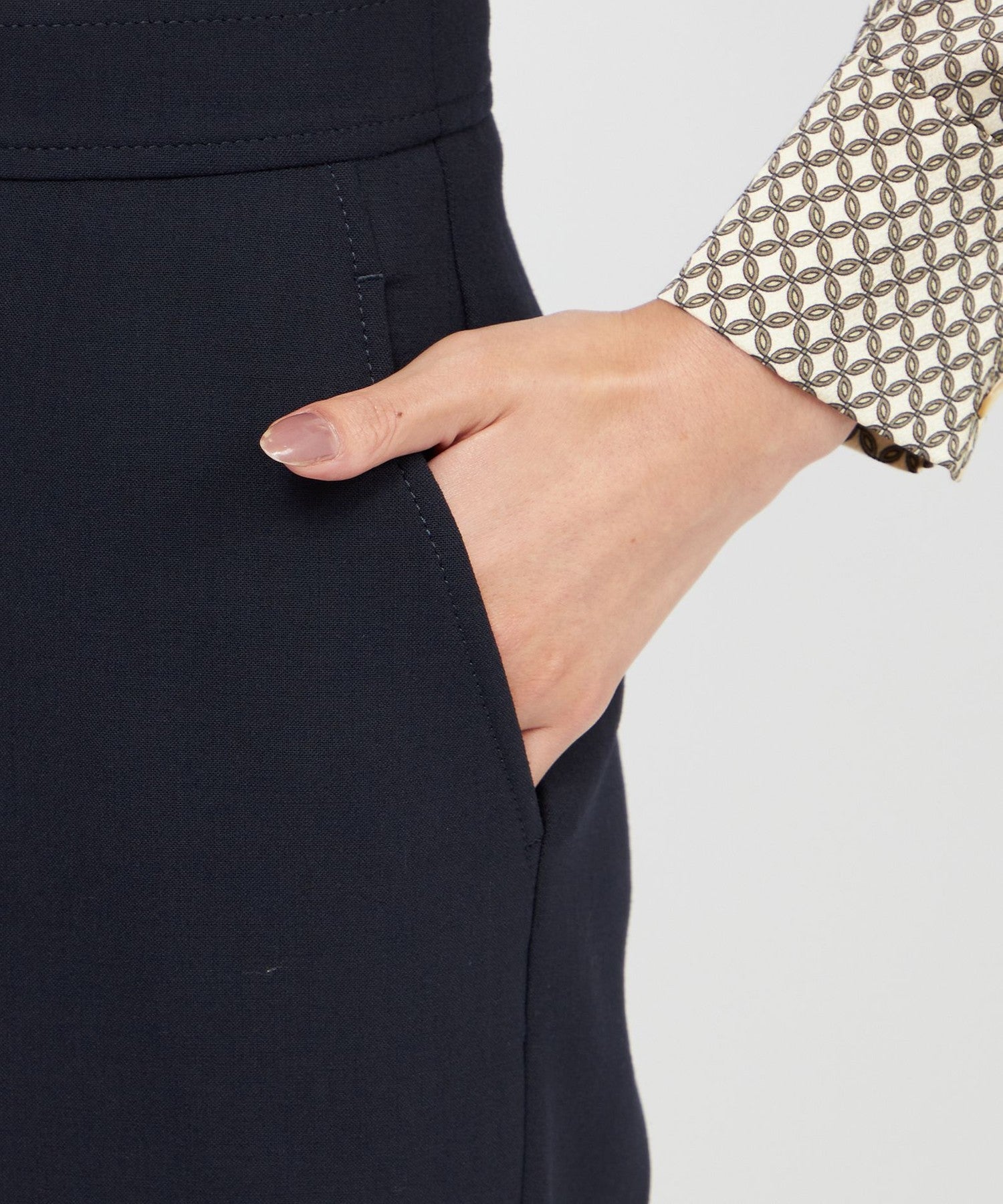 2151-K1R1863828__M,28,