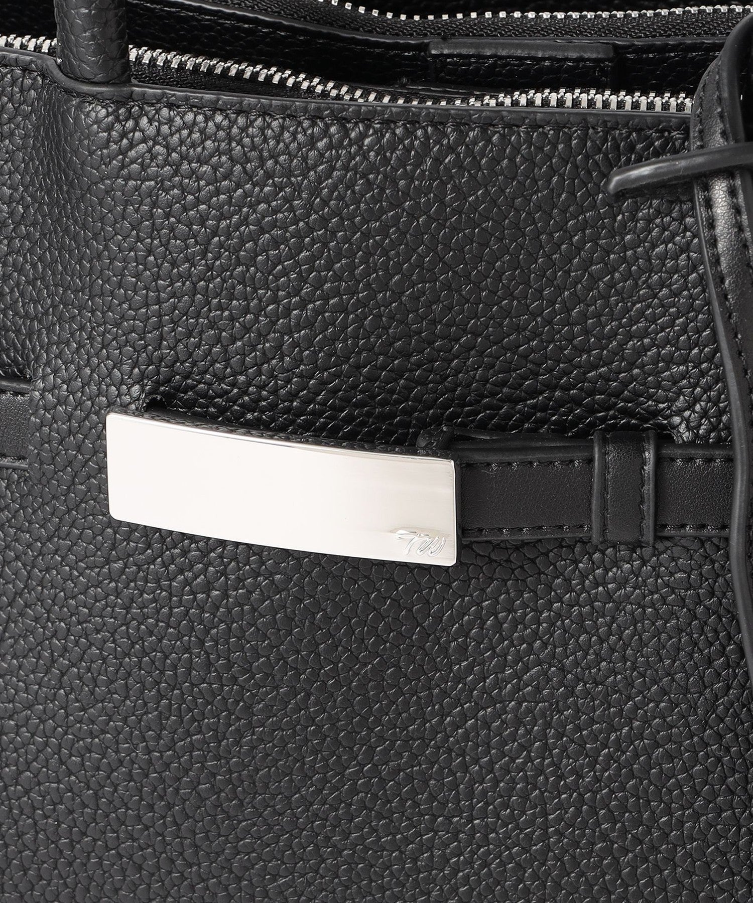 2211-U110651409__S,09,