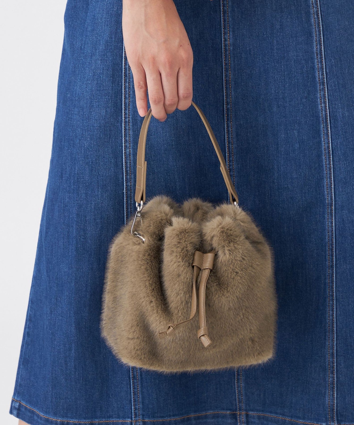 2211-U110761650__I,50,