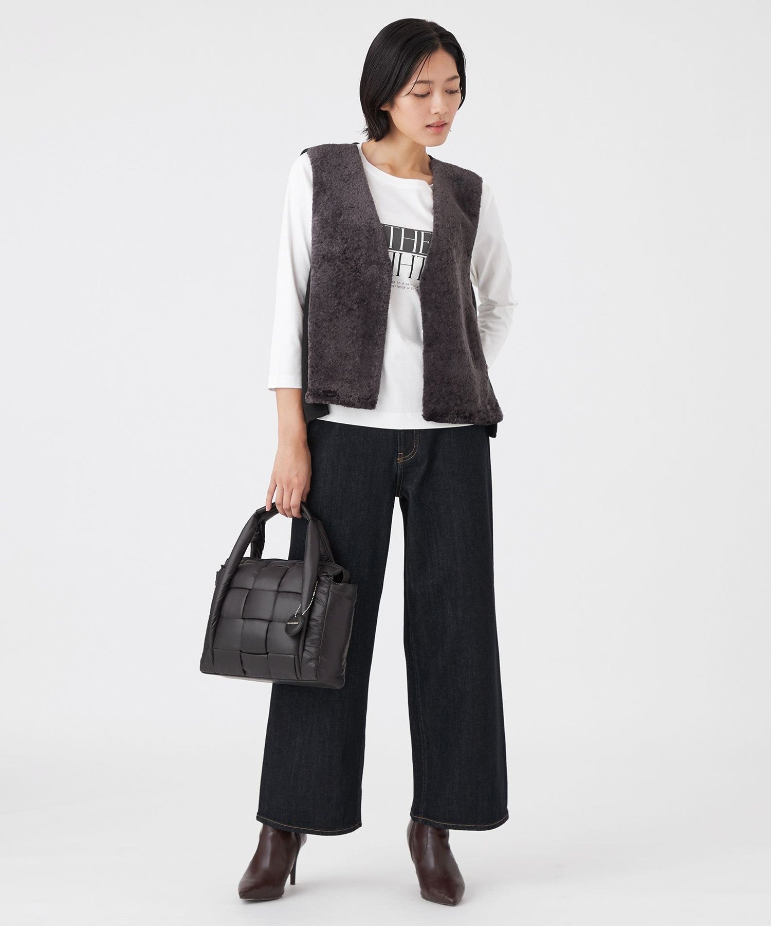 2211-U110861776__J,76,