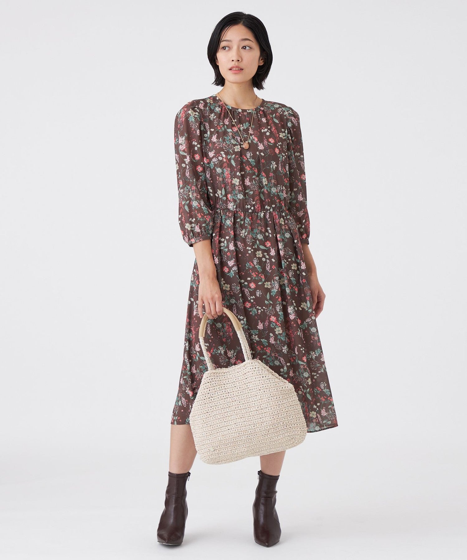 2211-U110961822__J,22,