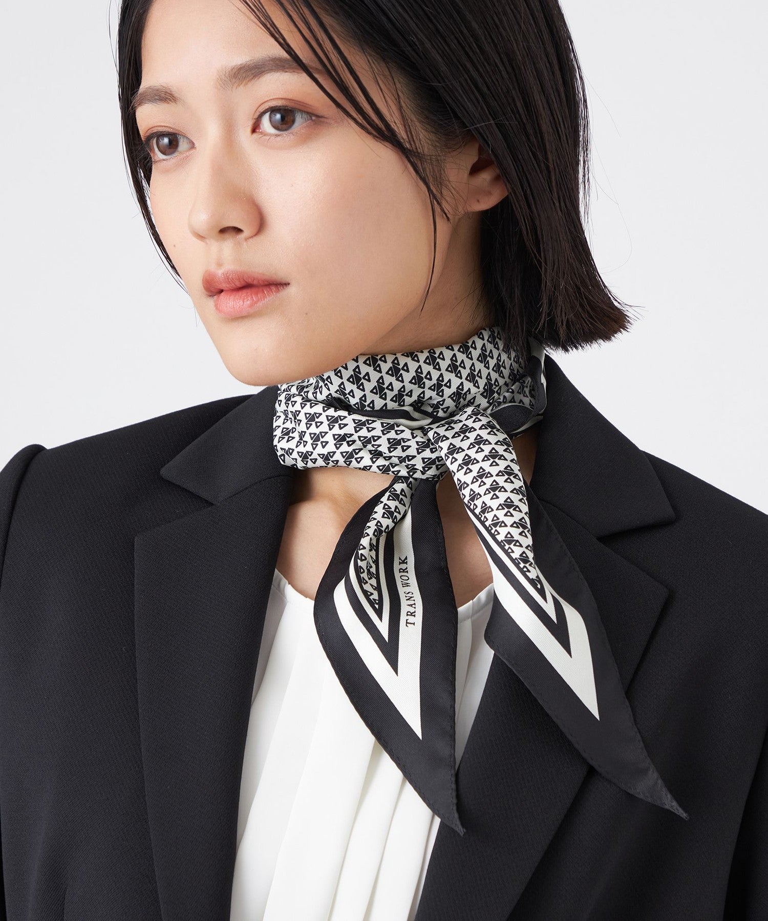 2211-U170362202__,02,