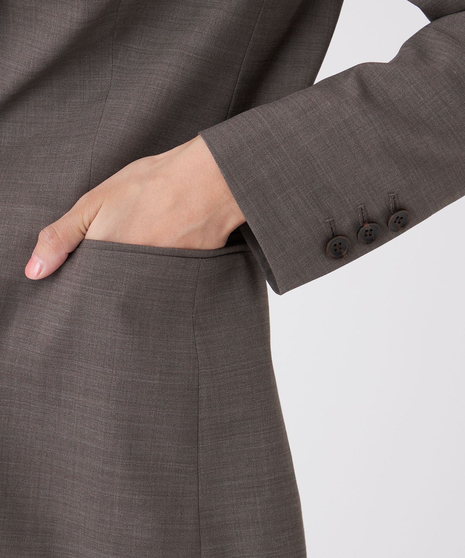 2211-U1E1464556__M,56,