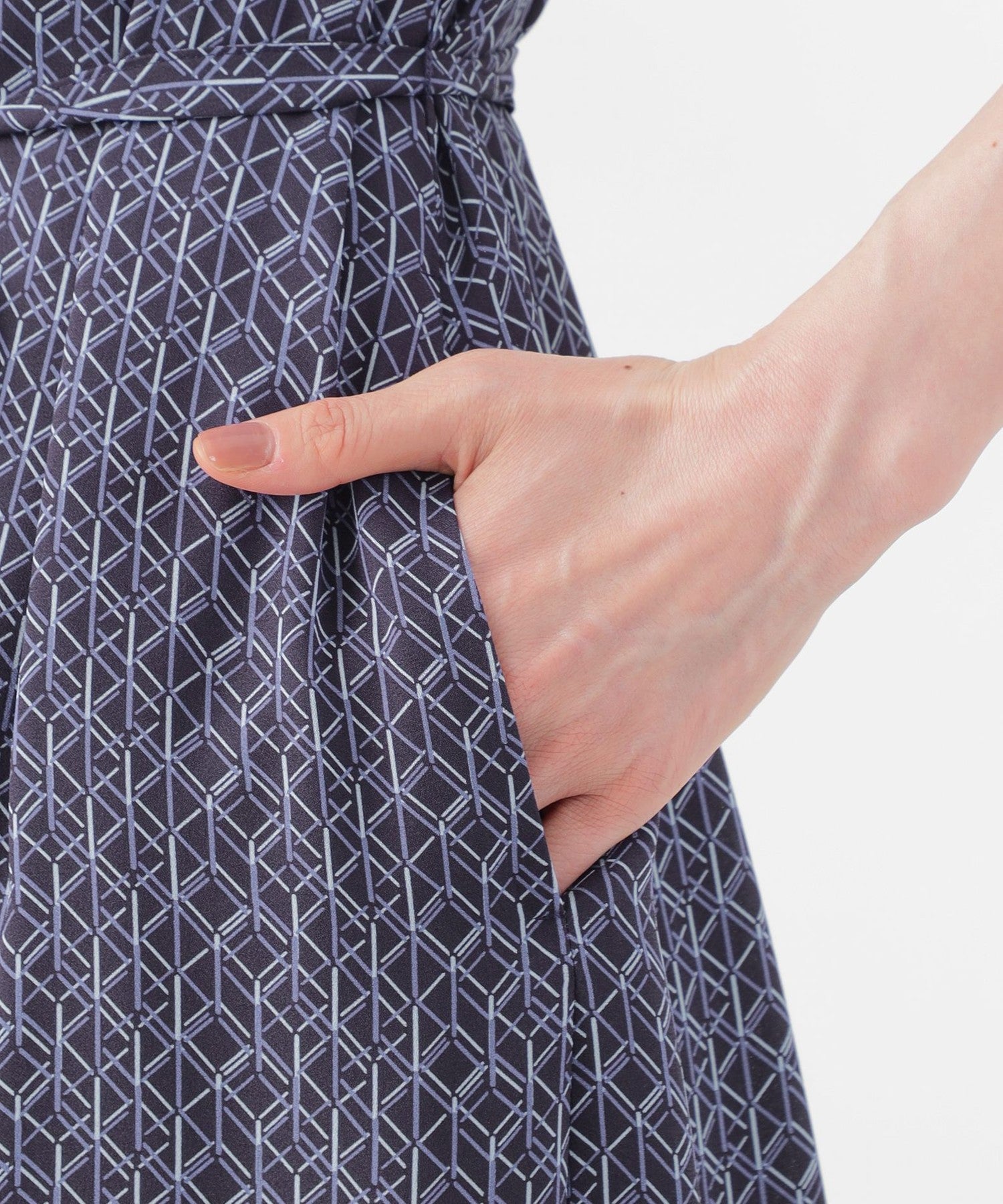 2211-U1J0555128__P,28,