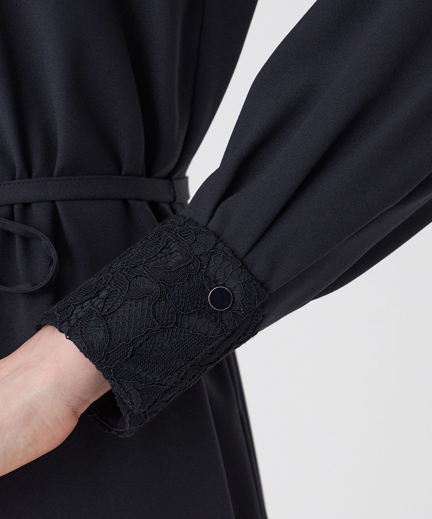 2211-U1J0564328__M,28,