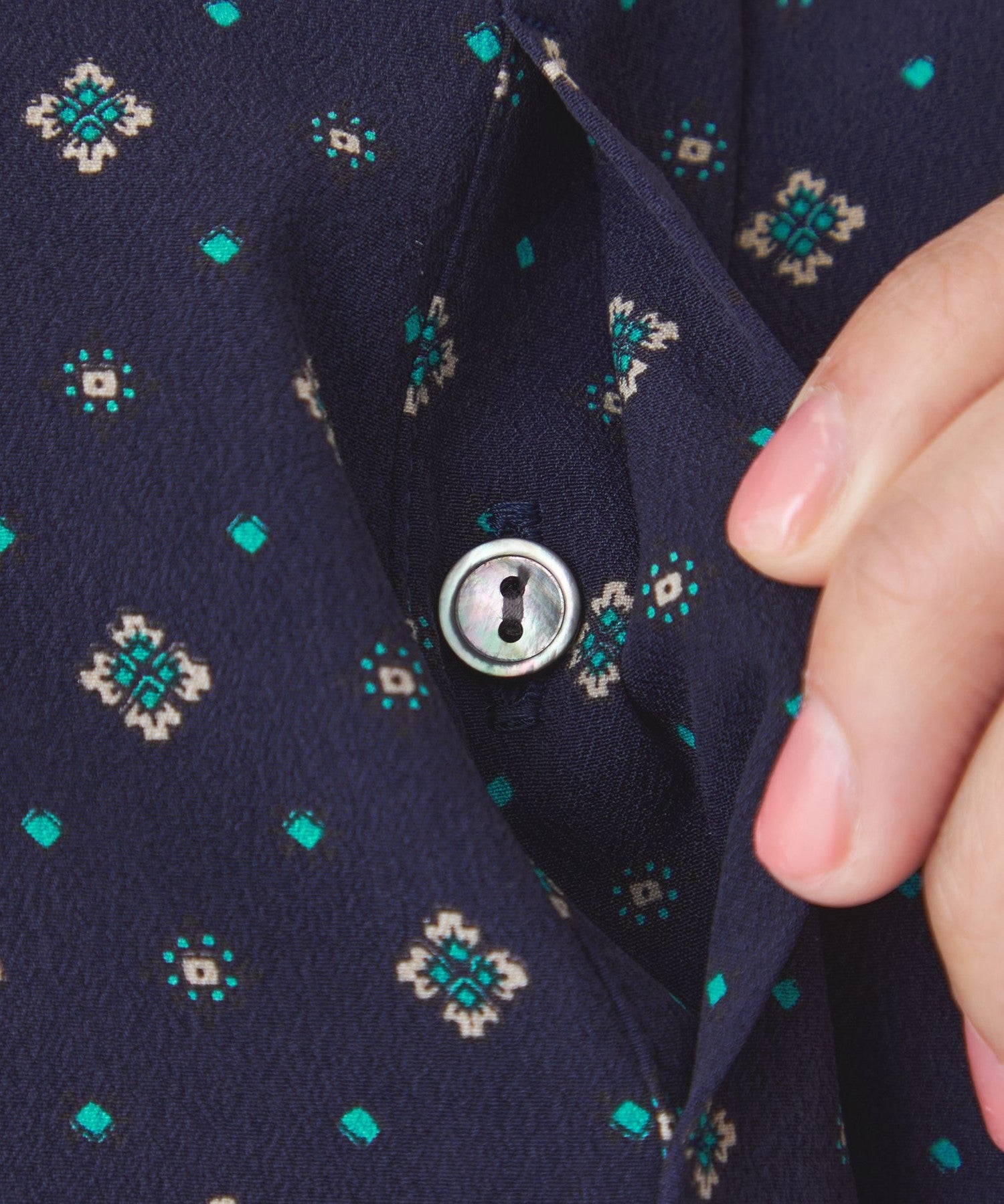 2211-U1J0663828__P,28,