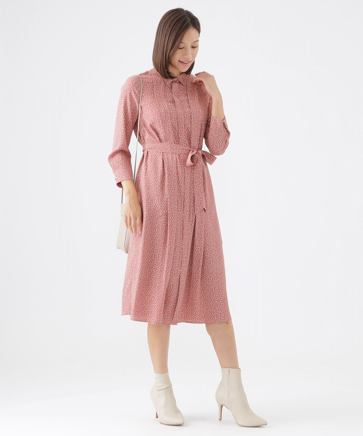 2211-U1J0944240__I,40,