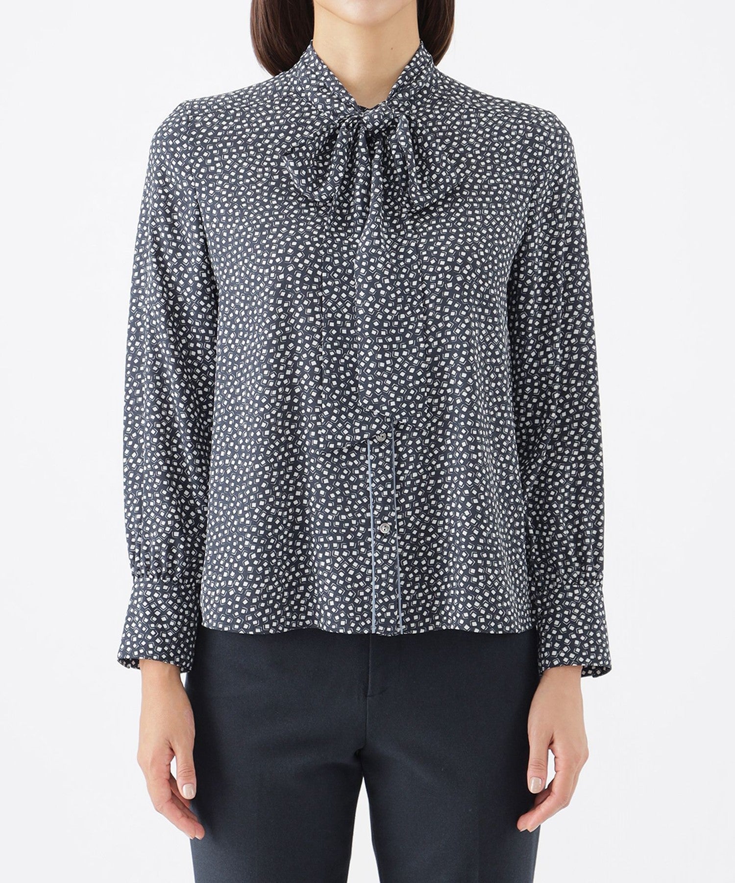 2211-U1M1144228__I,28,