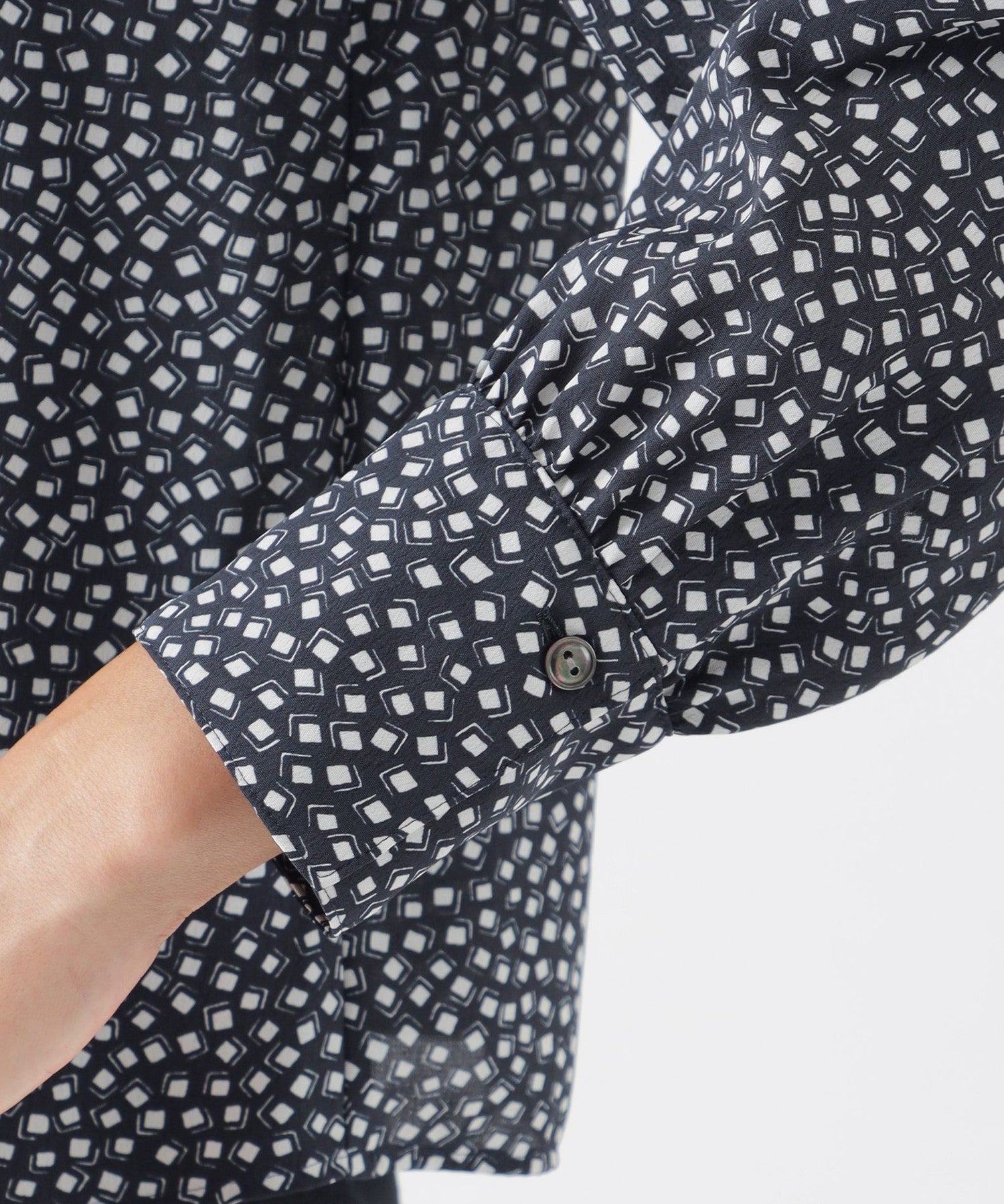 2211-U1M1144228__M,28,