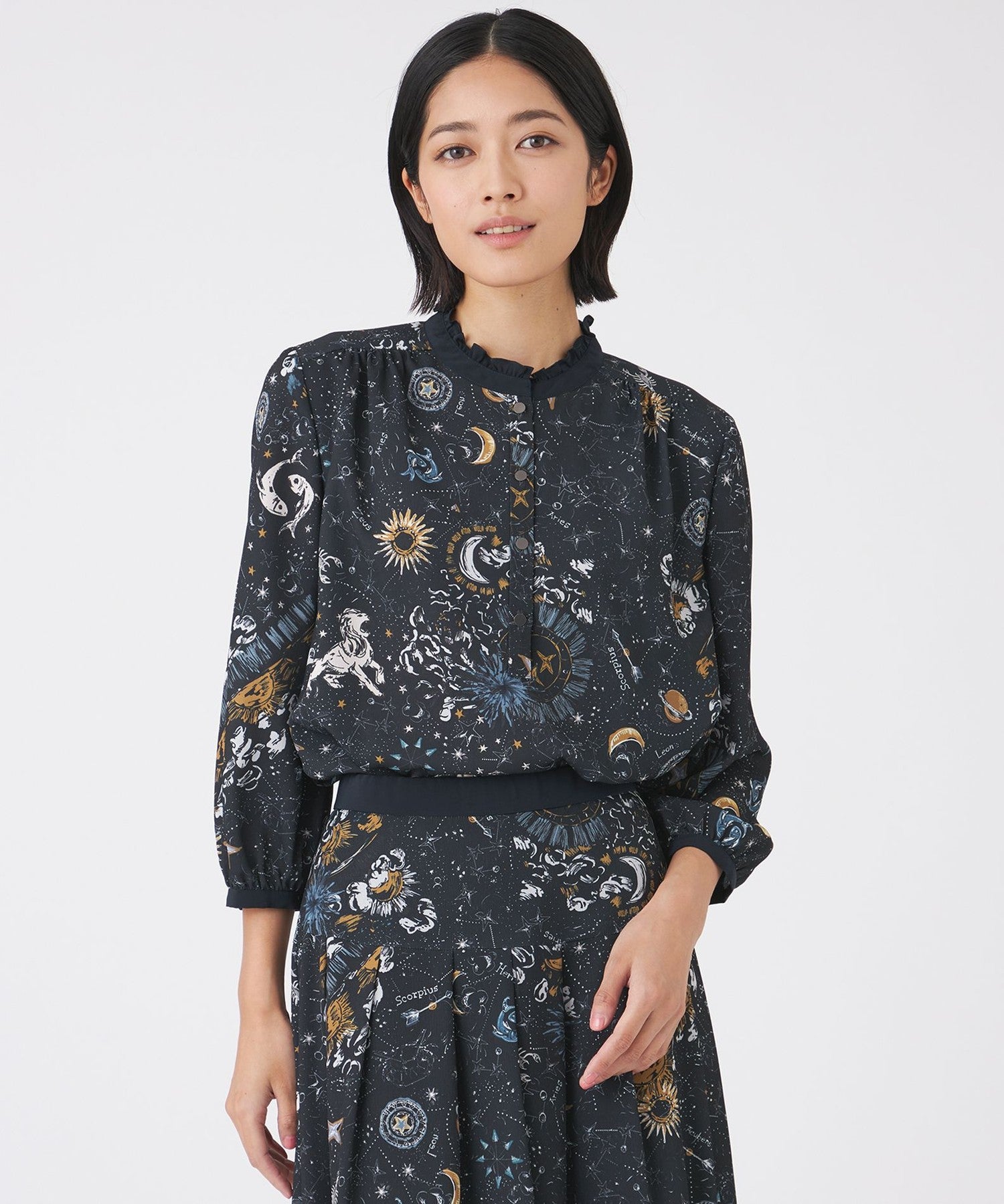 2211-U1M1163328__,28,モデル身長167cm 着用サイズ：38