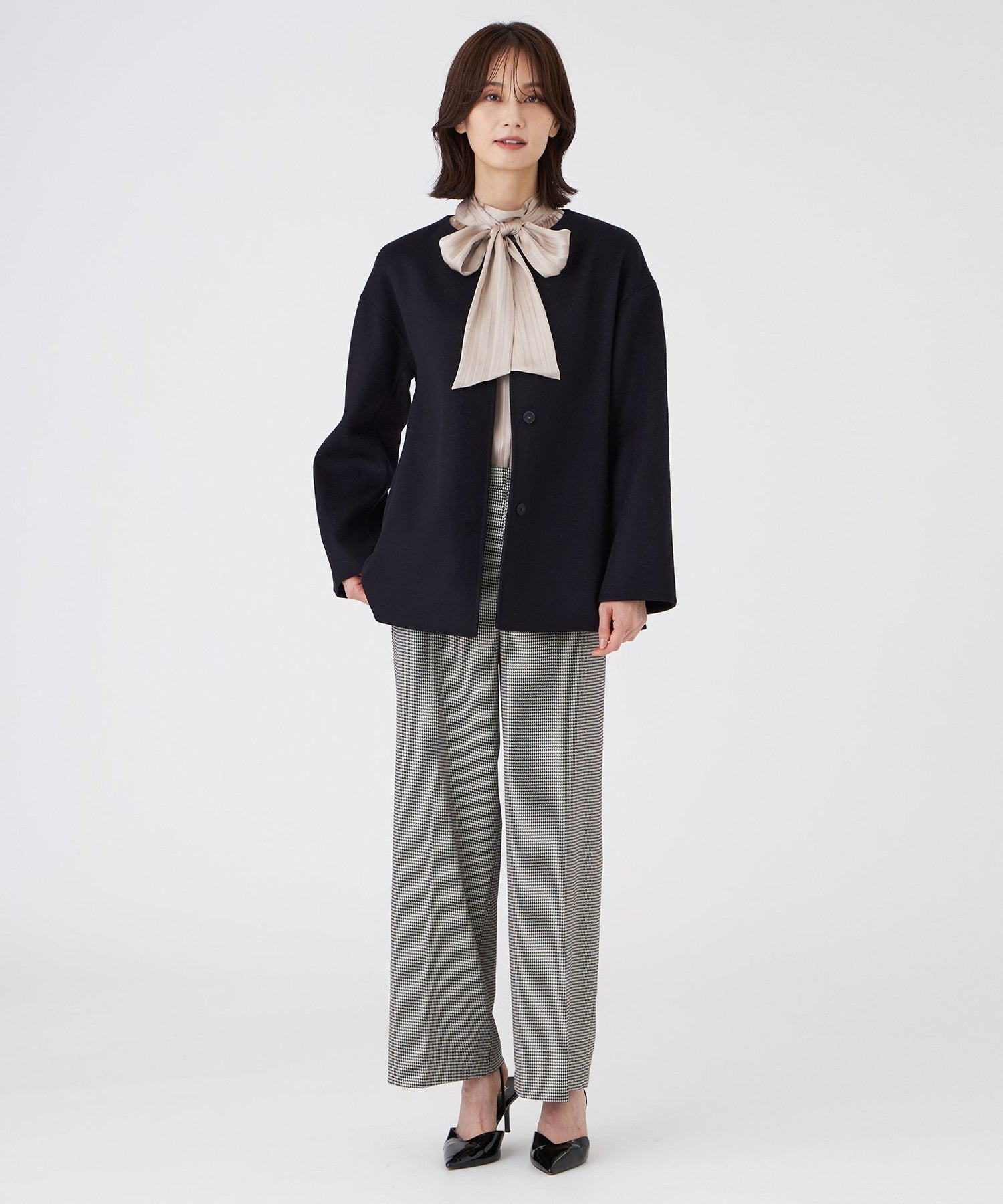 2211-U1M1364220__L,20,