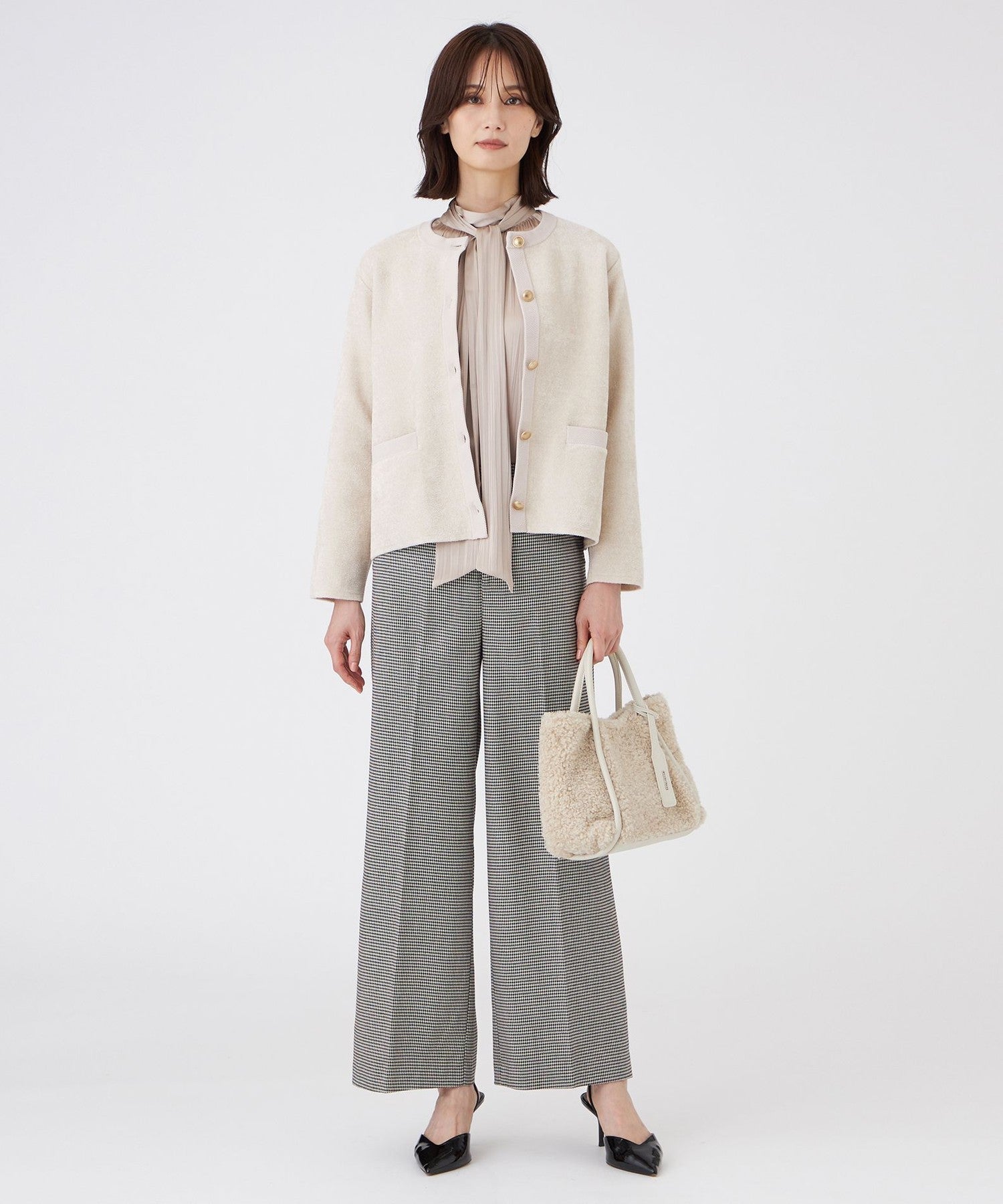 2211-U1M1364220__M,20,