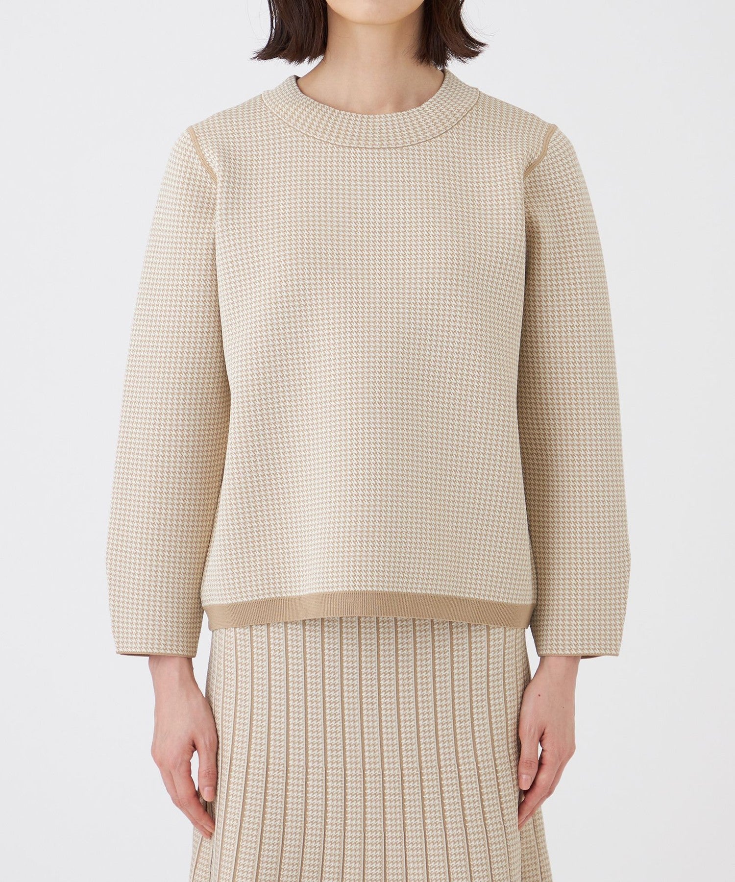 2211-U1N1564440__M,40,