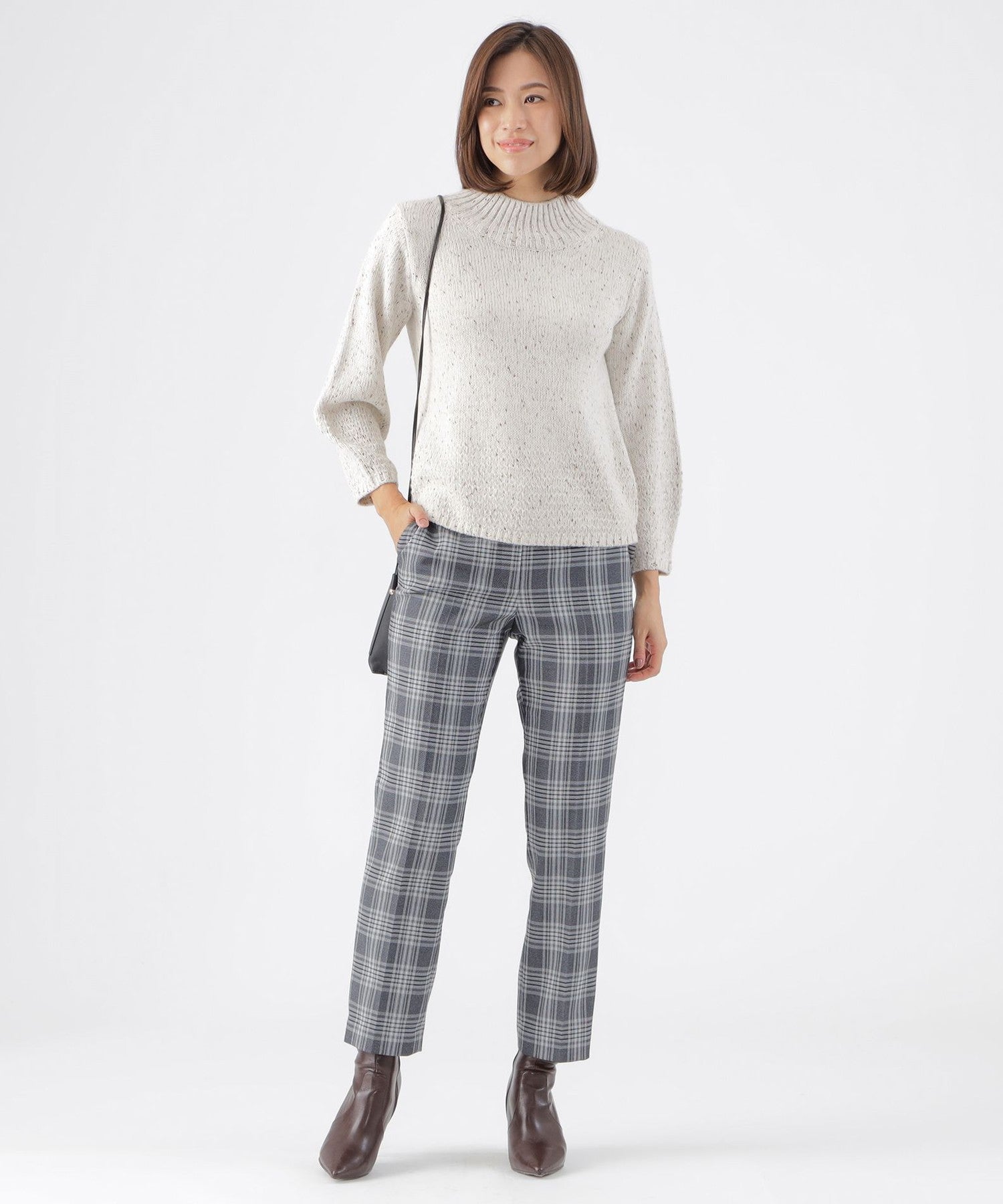 2211-U1N1845607__H,07,