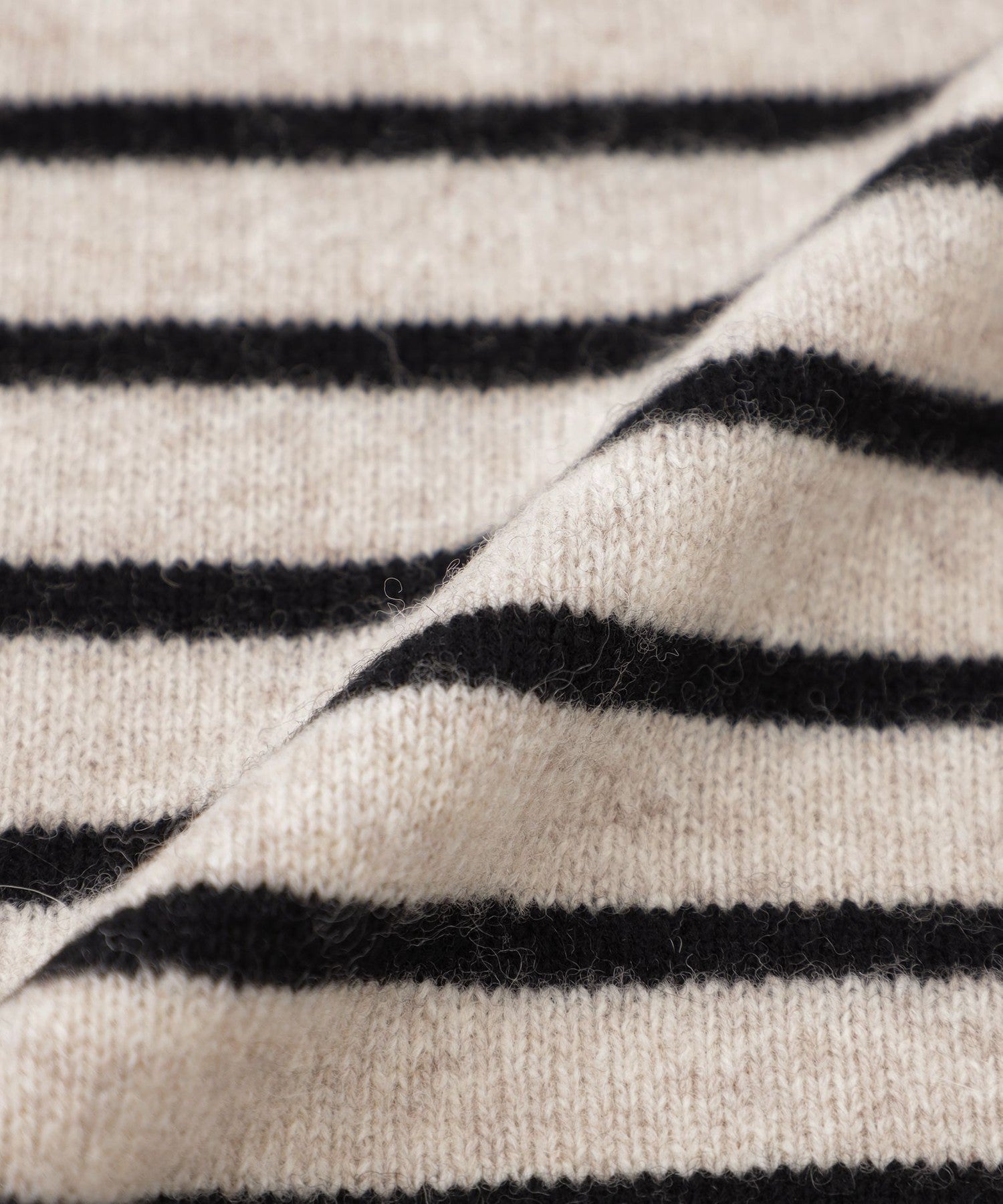 2211-U1N2466540__N,40,