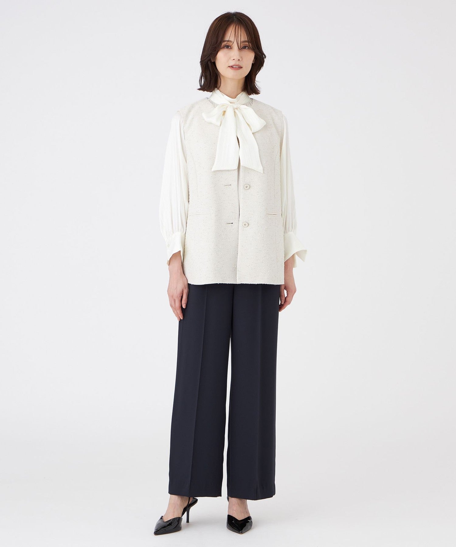 2211-U1R1364328__I,28,