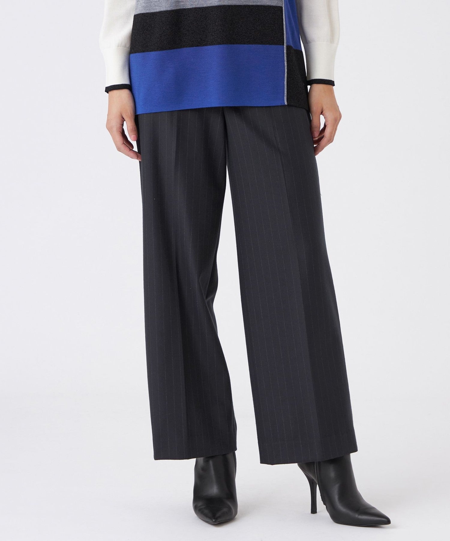 2211-U1R1766628__,28,モデル身長167cm 着用サイズ：38