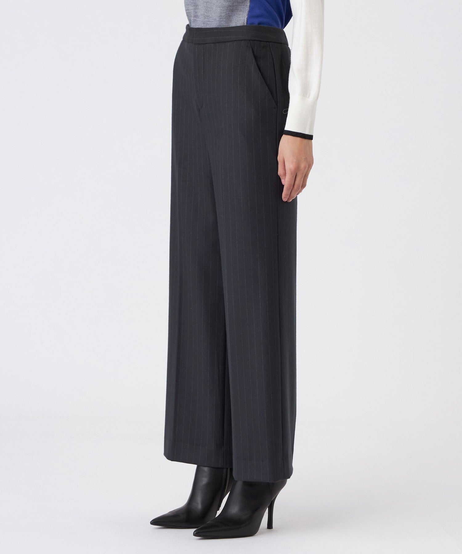 2211-U1R1766628__D,28,