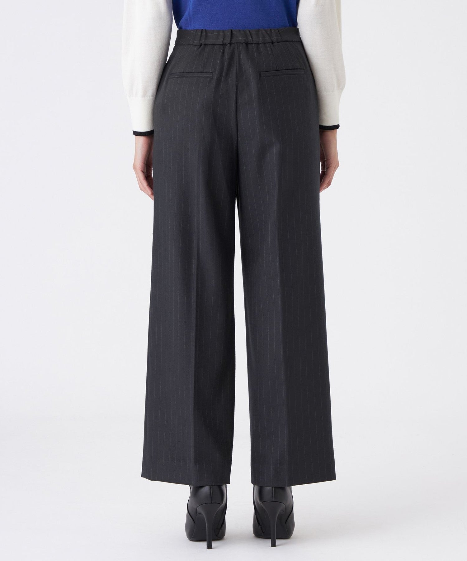 2211-U1R1766628__E,28,