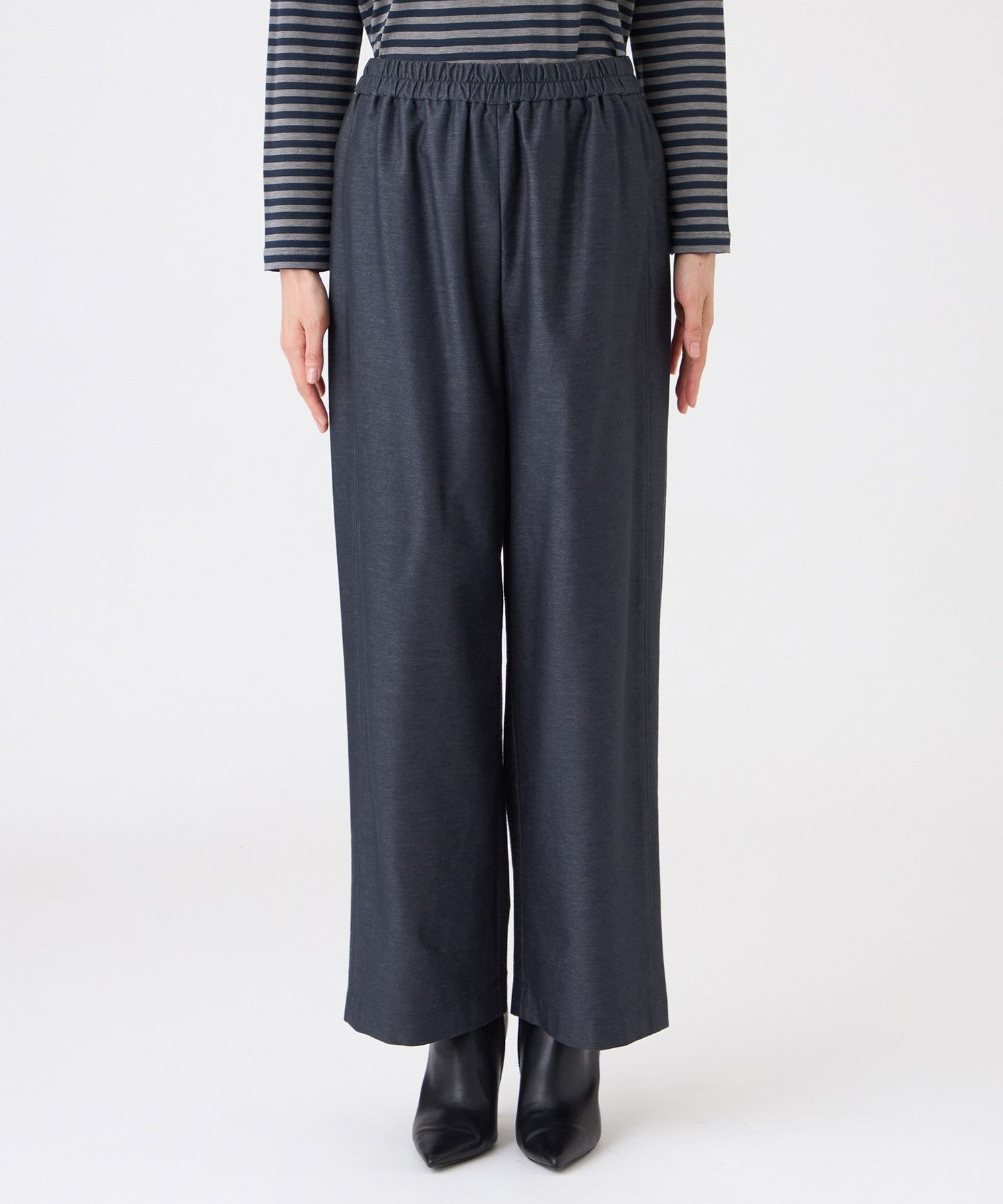 2211-U1R1967328__J,28,