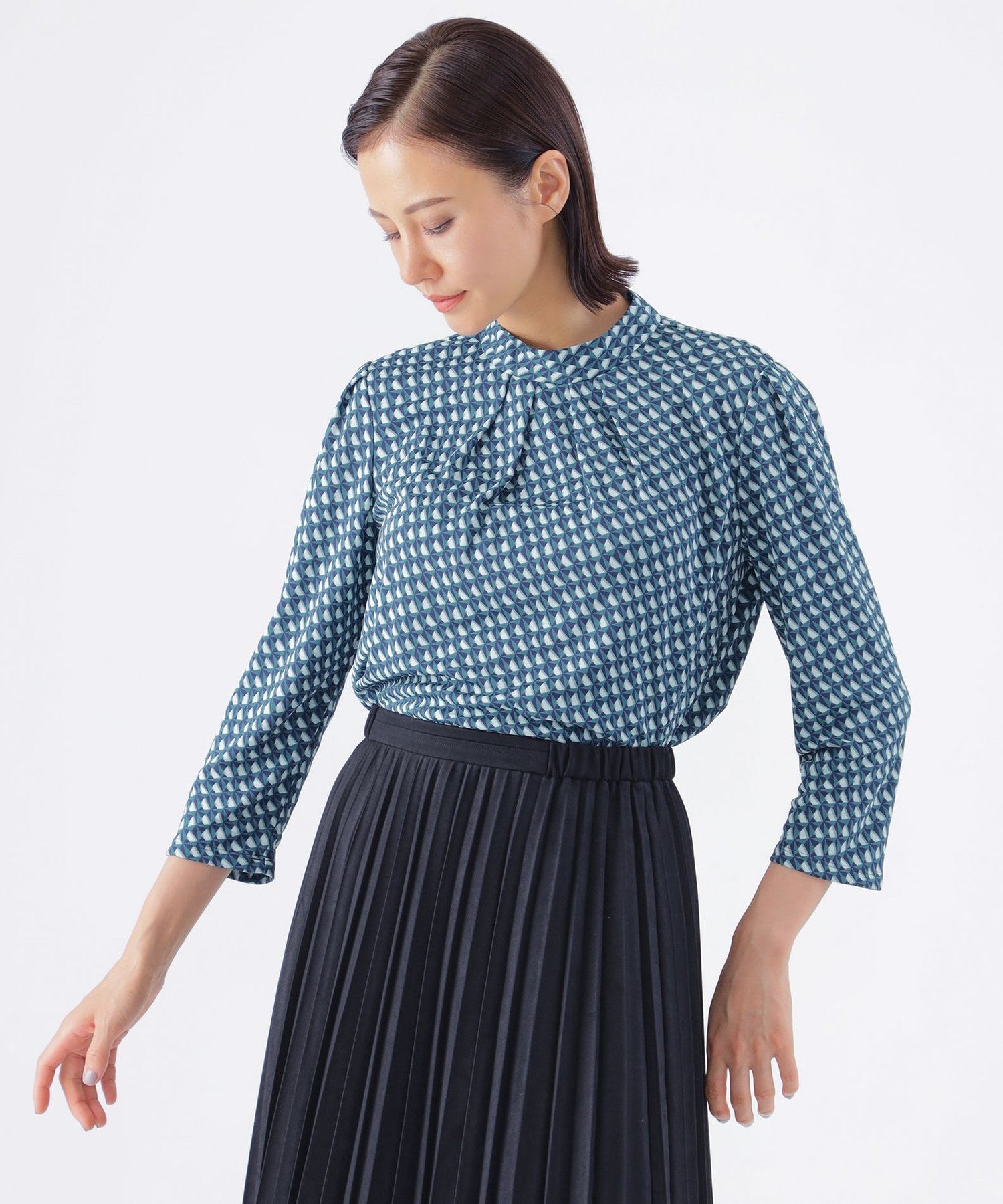 2212-U3M0541172__,72,