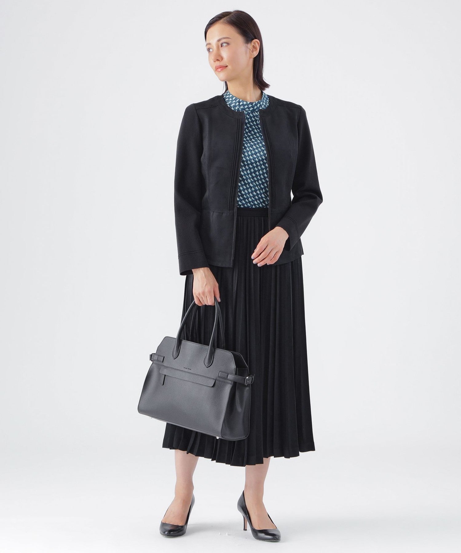 2212-U3M0541172__I,72,