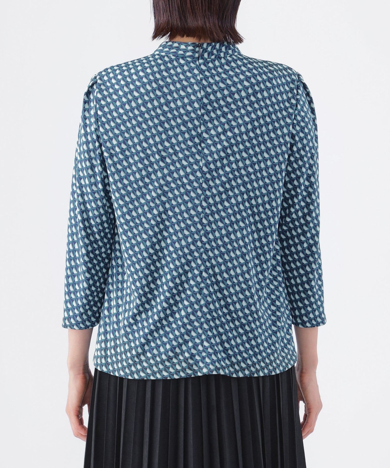 2212-U3M0541172__L,72,