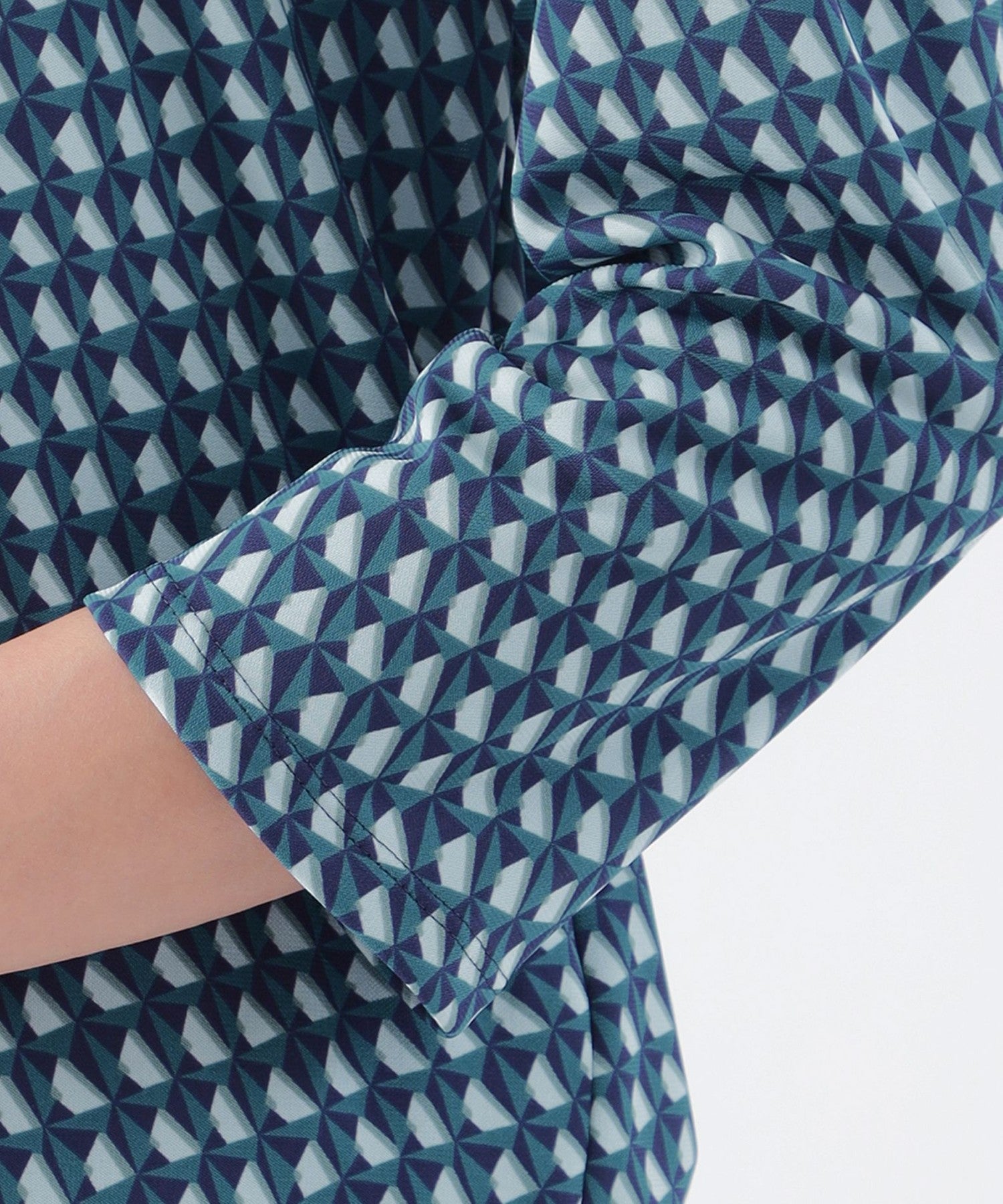 2212-U3M0541172__M,72,