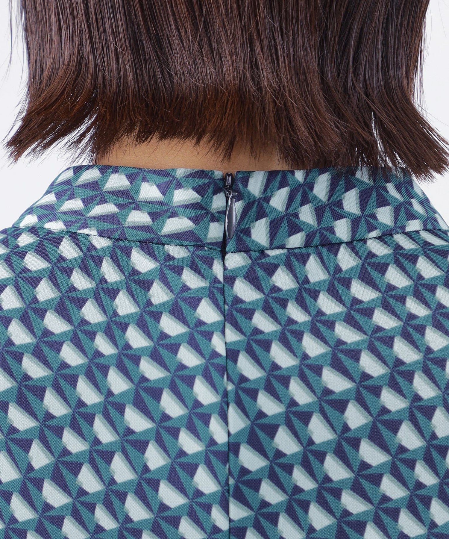 2212-U3M0541172__N,72,