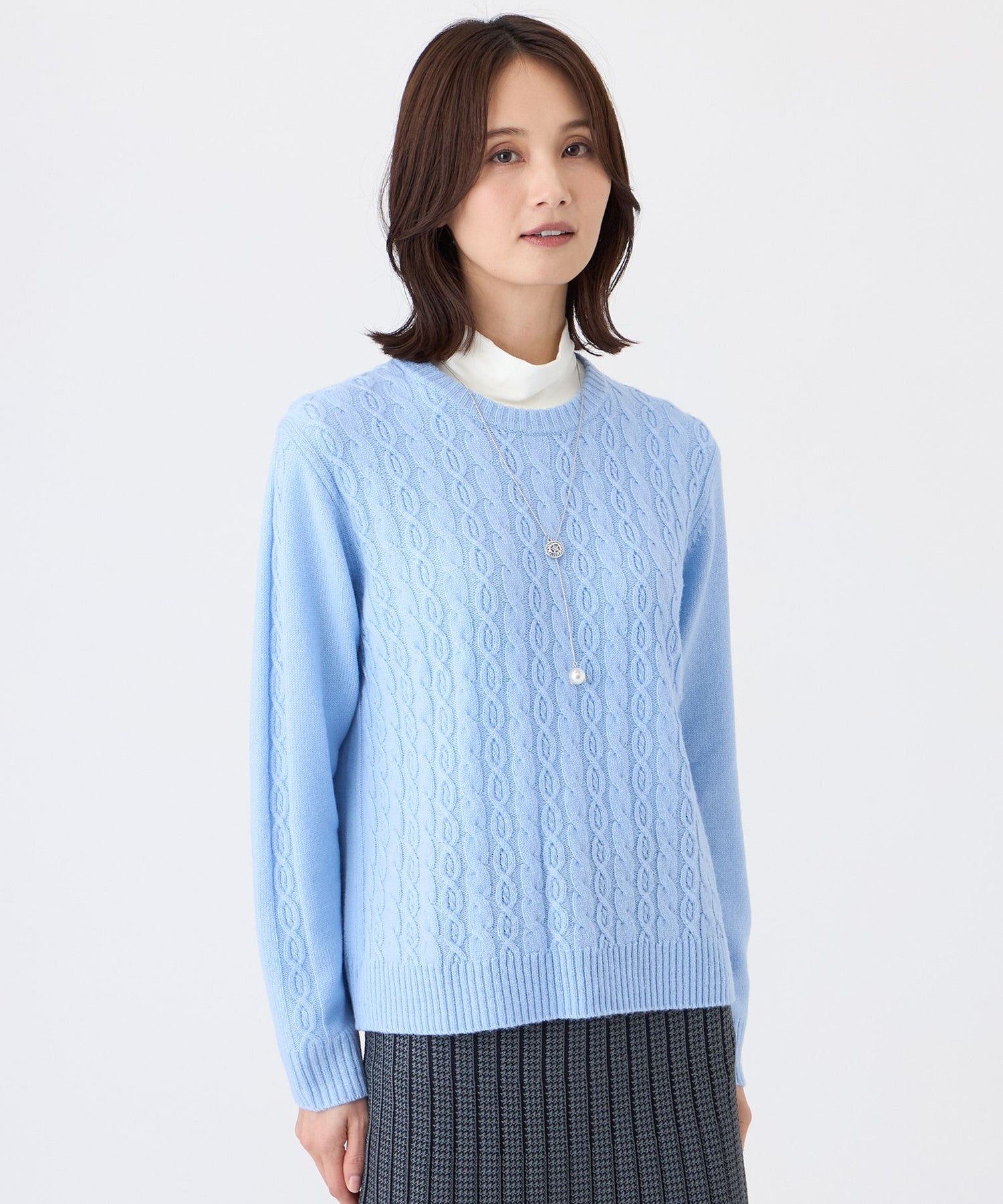 2212-U3N2366420__,20,