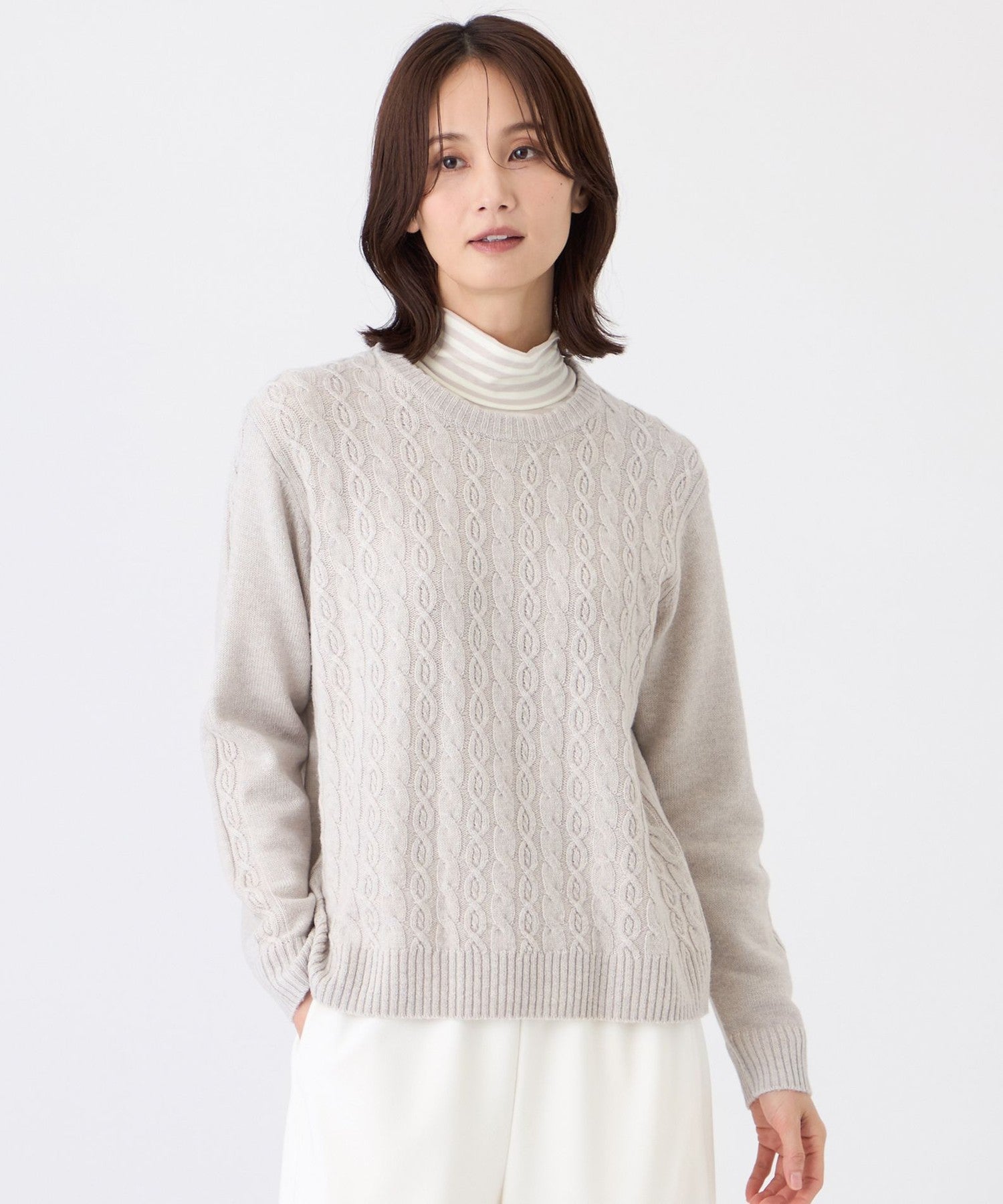 2212-U3N2366440__,40,