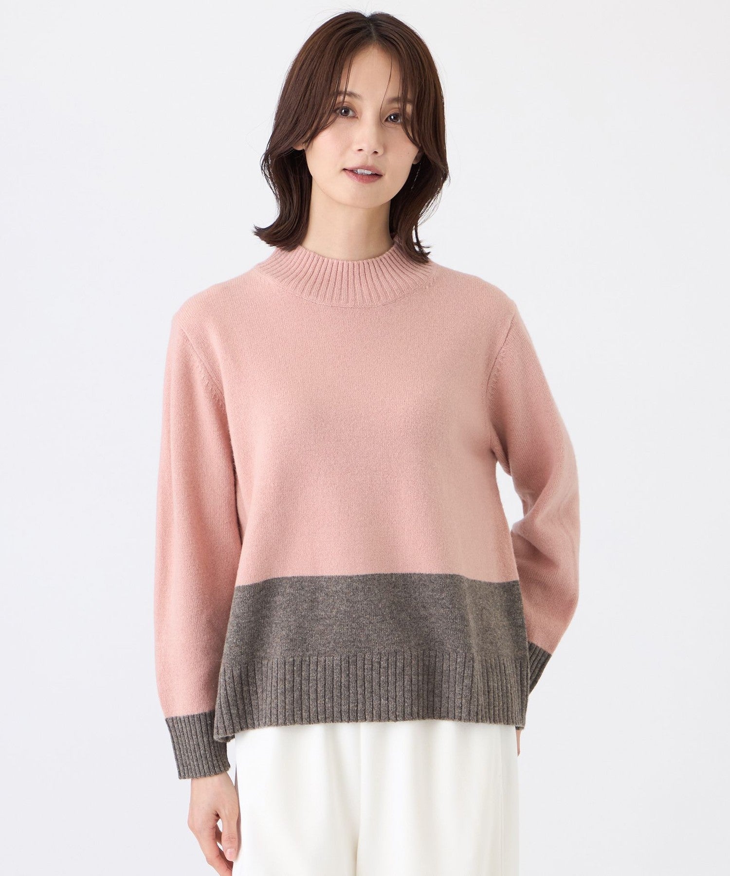 2212-U3N2566512__,12,