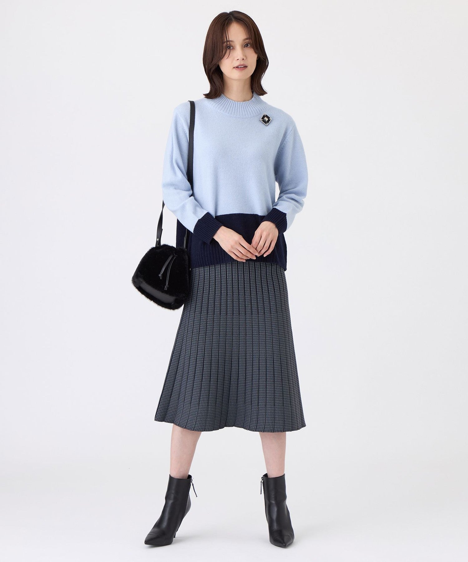 2212-U3N2566512__I,12,