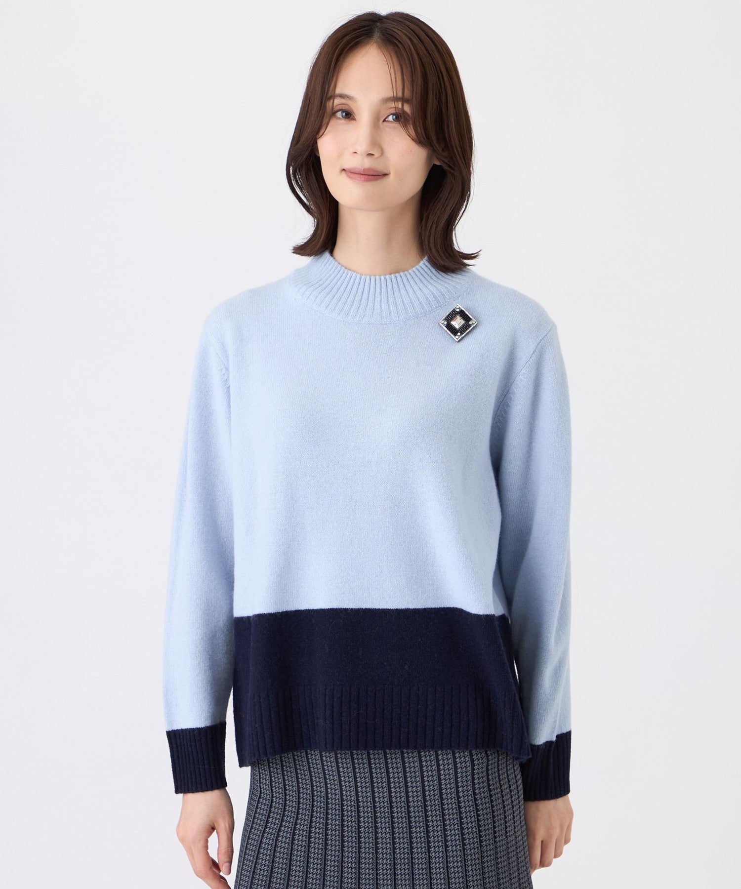 2212-U3N2566520__,20,