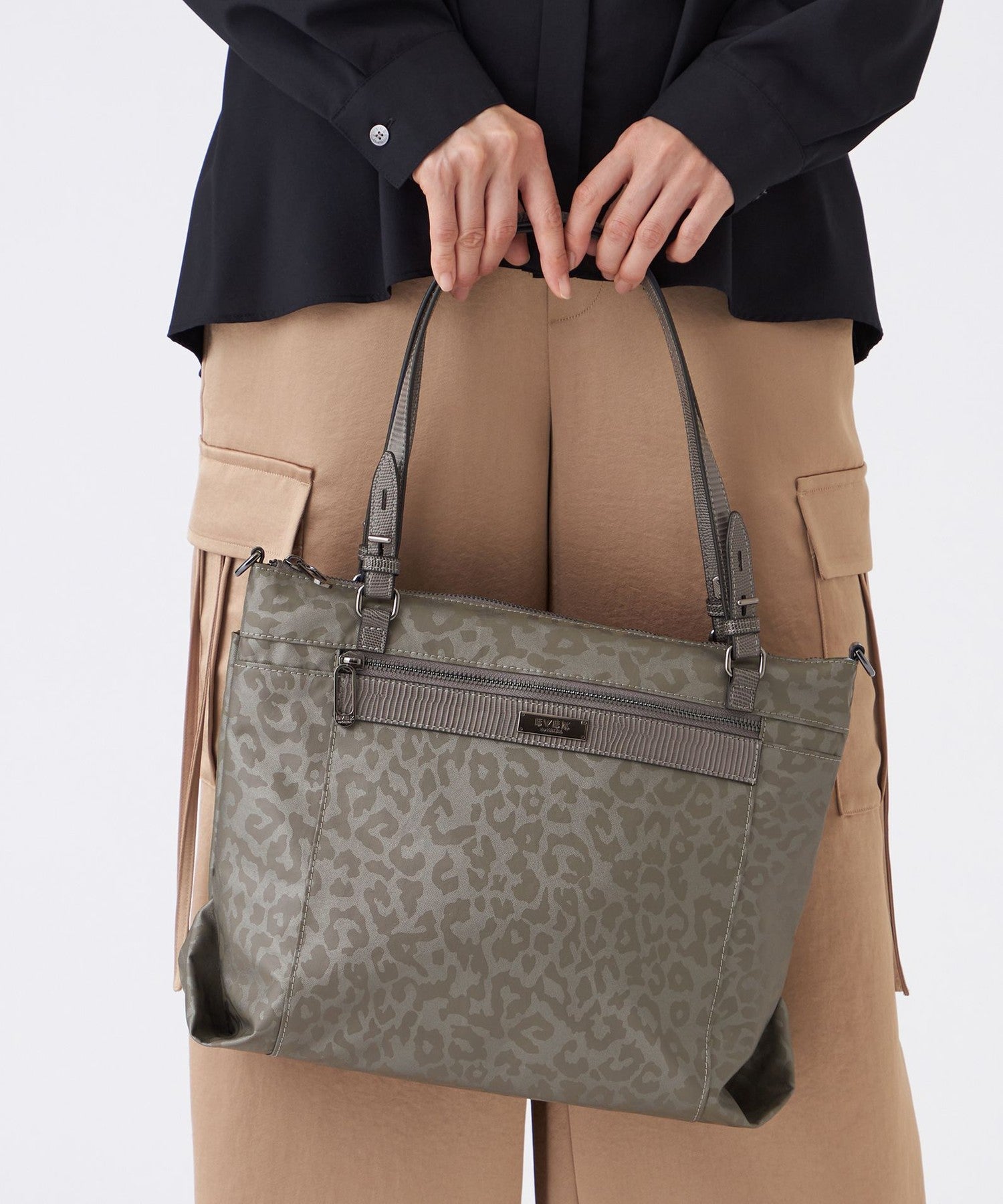 2213-U511162194__H,94,