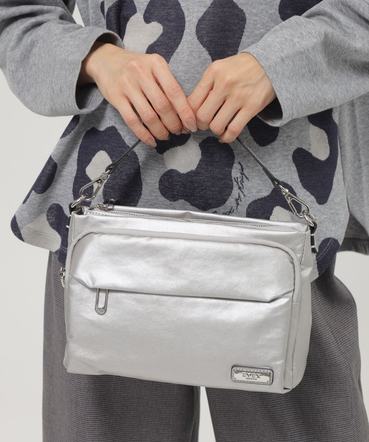 2213-U511252190__H,90,