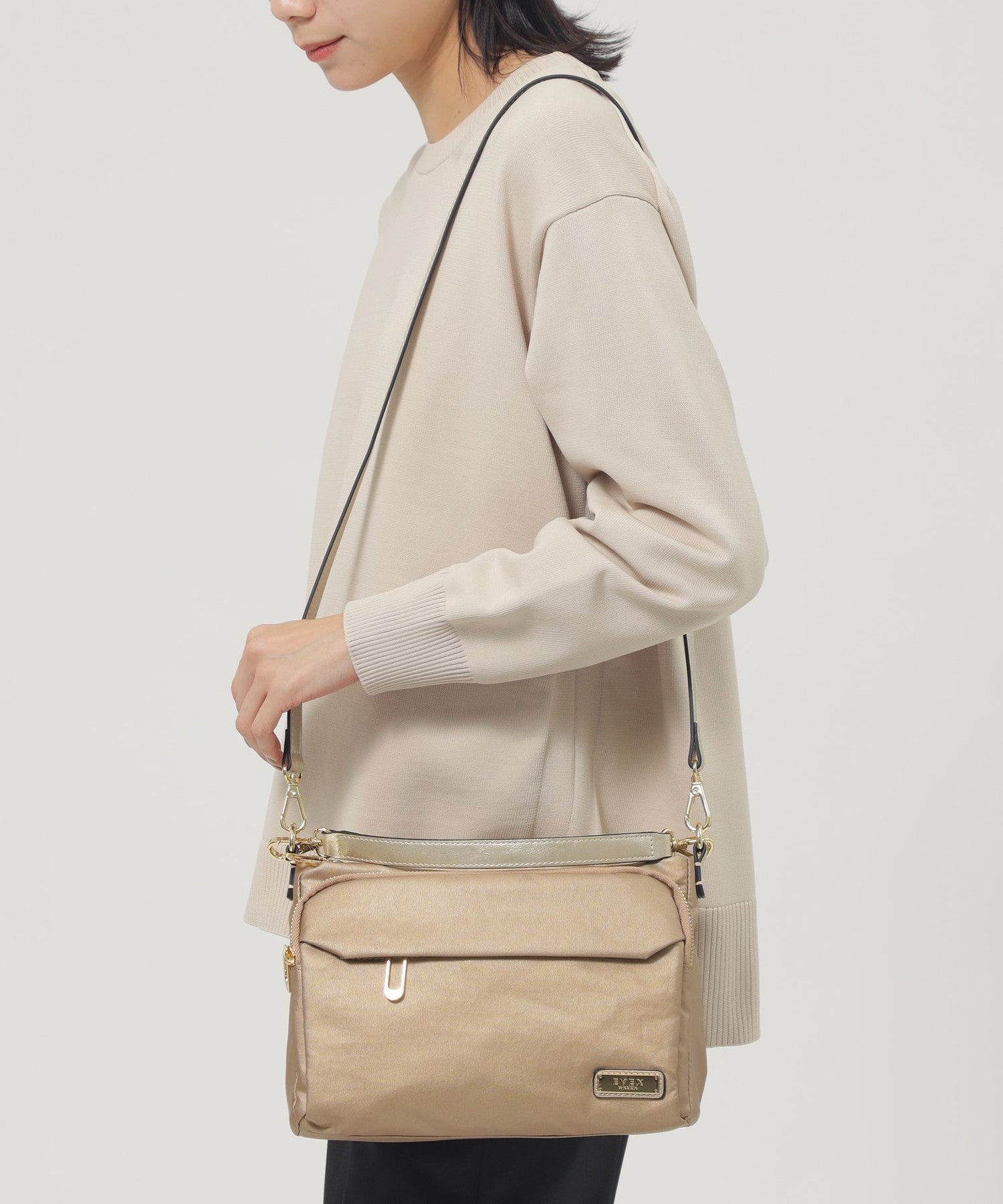 2213-U511252190__I,90,