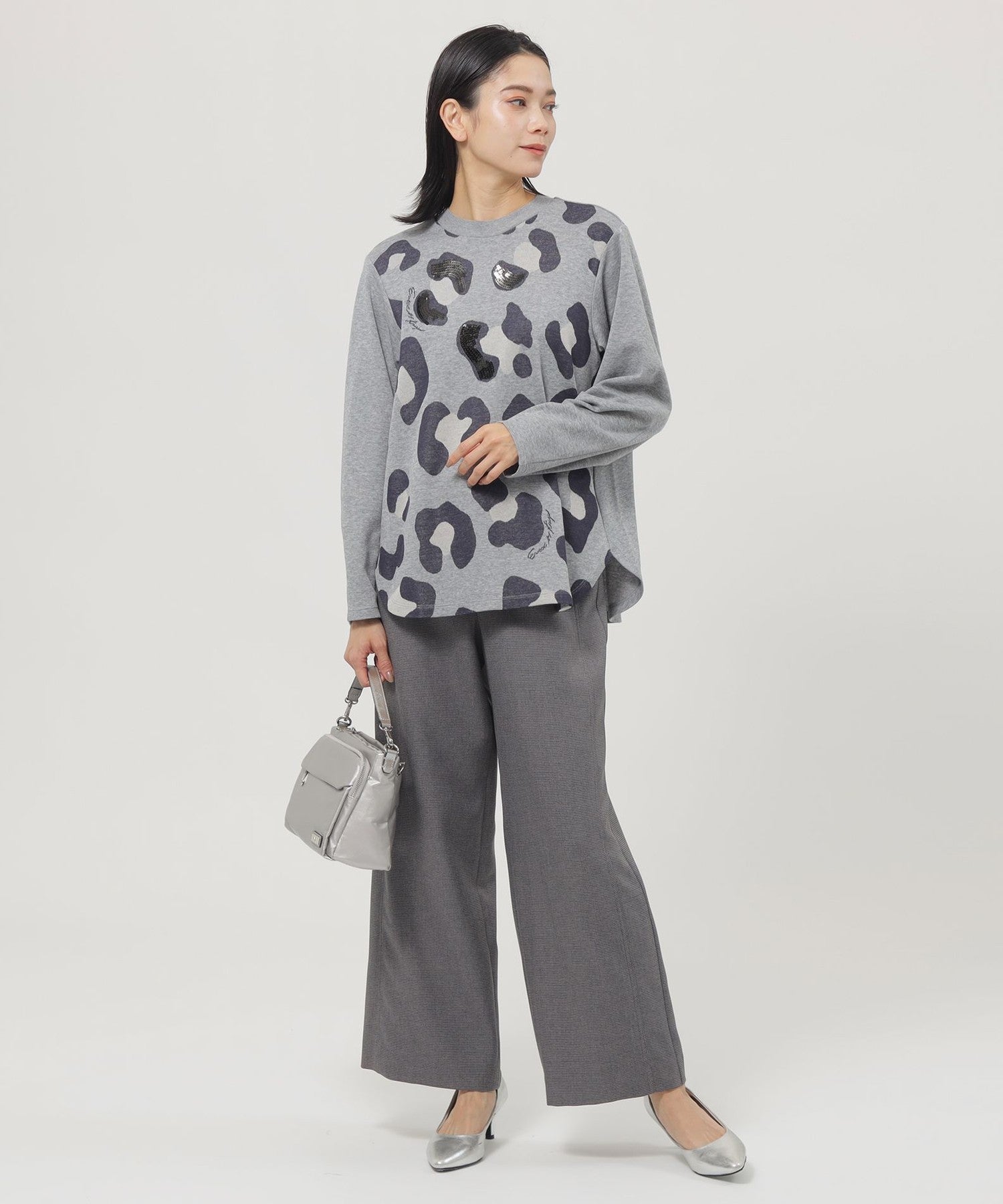 2213-U511252190__J,90,