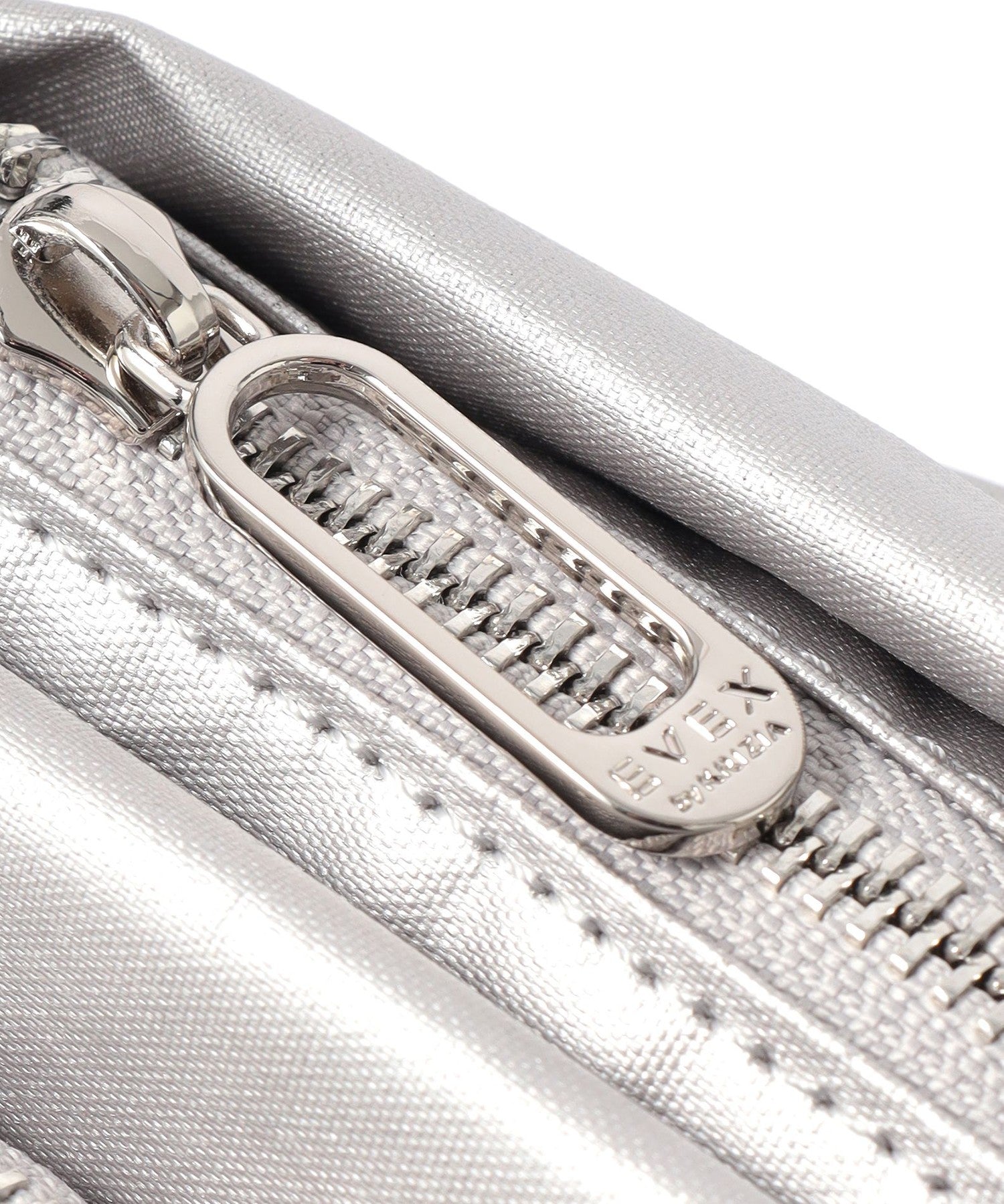 2213-U511252190__Q,90,